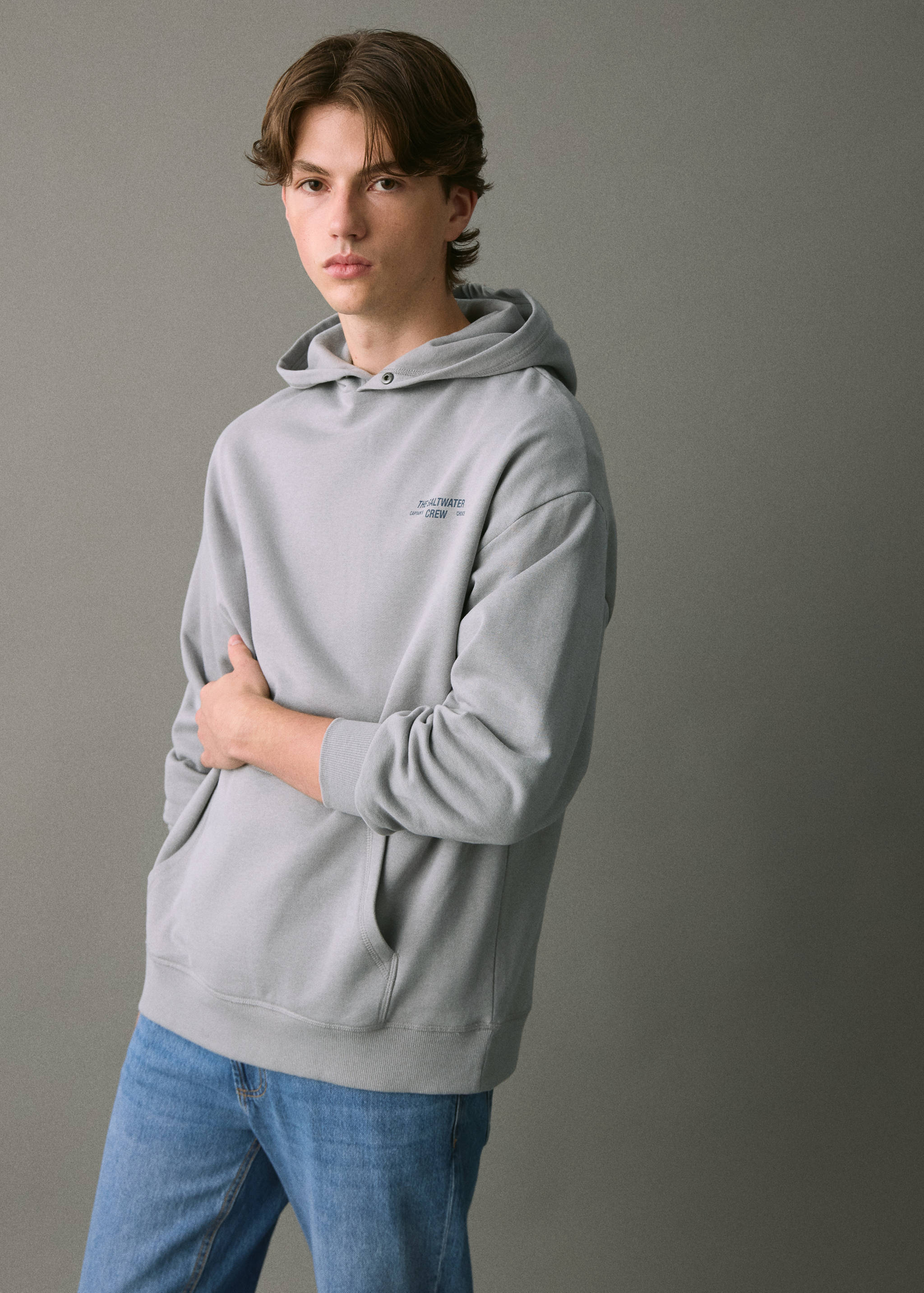 Sudadera estampada capucha - Plano medio
