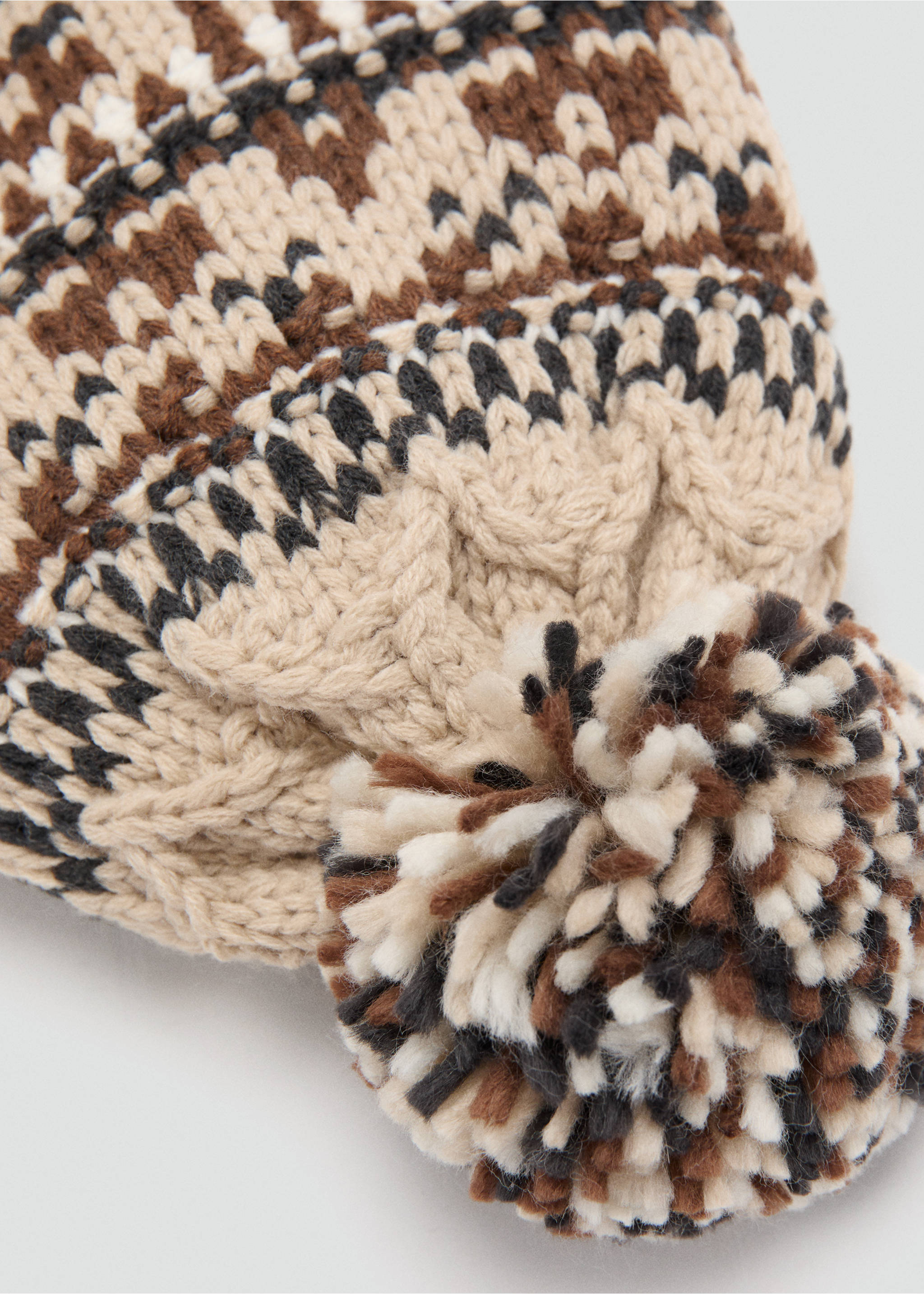 Bommelmütze aus Strick - Detail des Artikels 1, Sandfarben. Ref: 17037777-00.