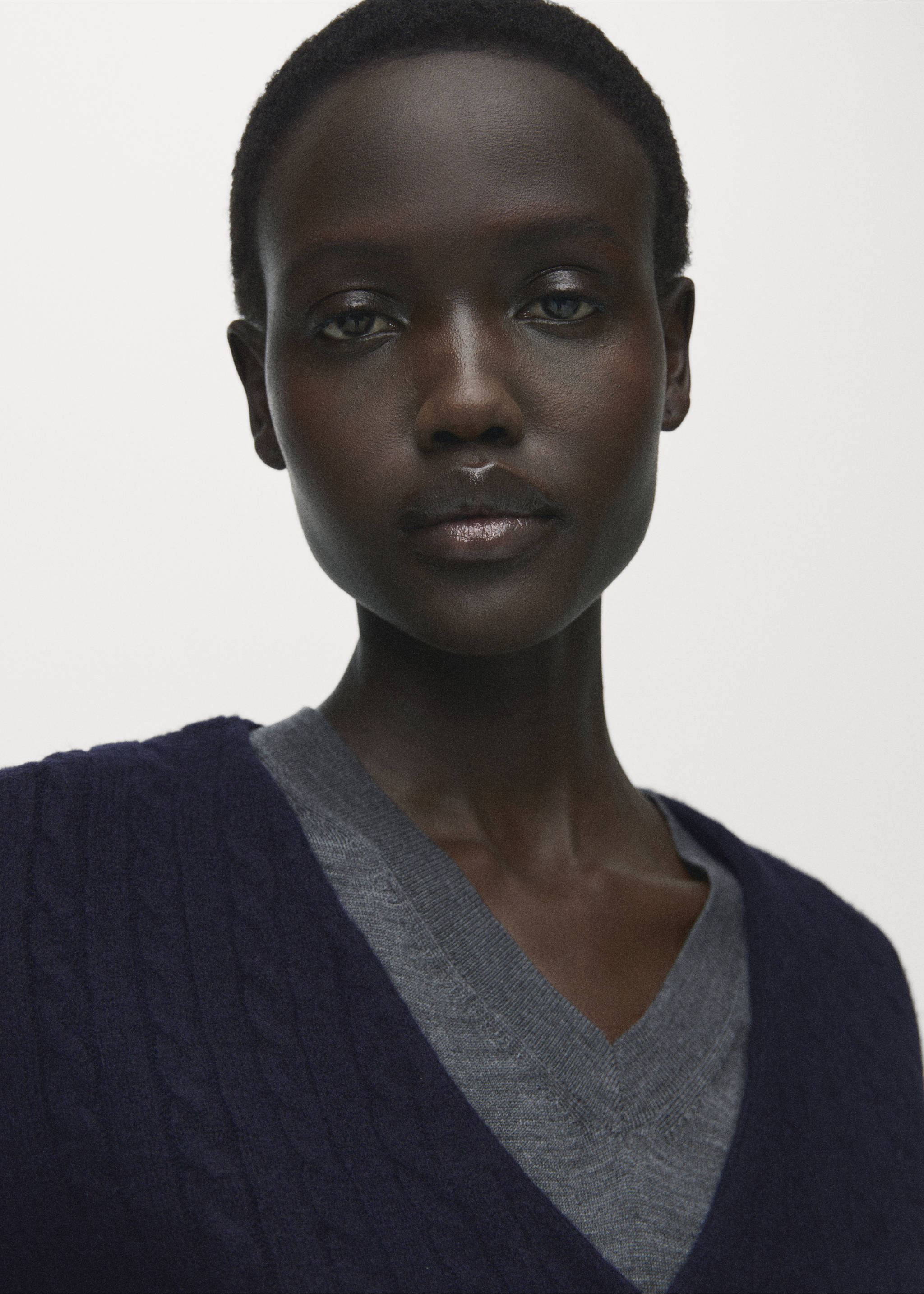 Knitted braided cardigan - Details of the article 1, Dark Navy. Ref: 17037782-00.