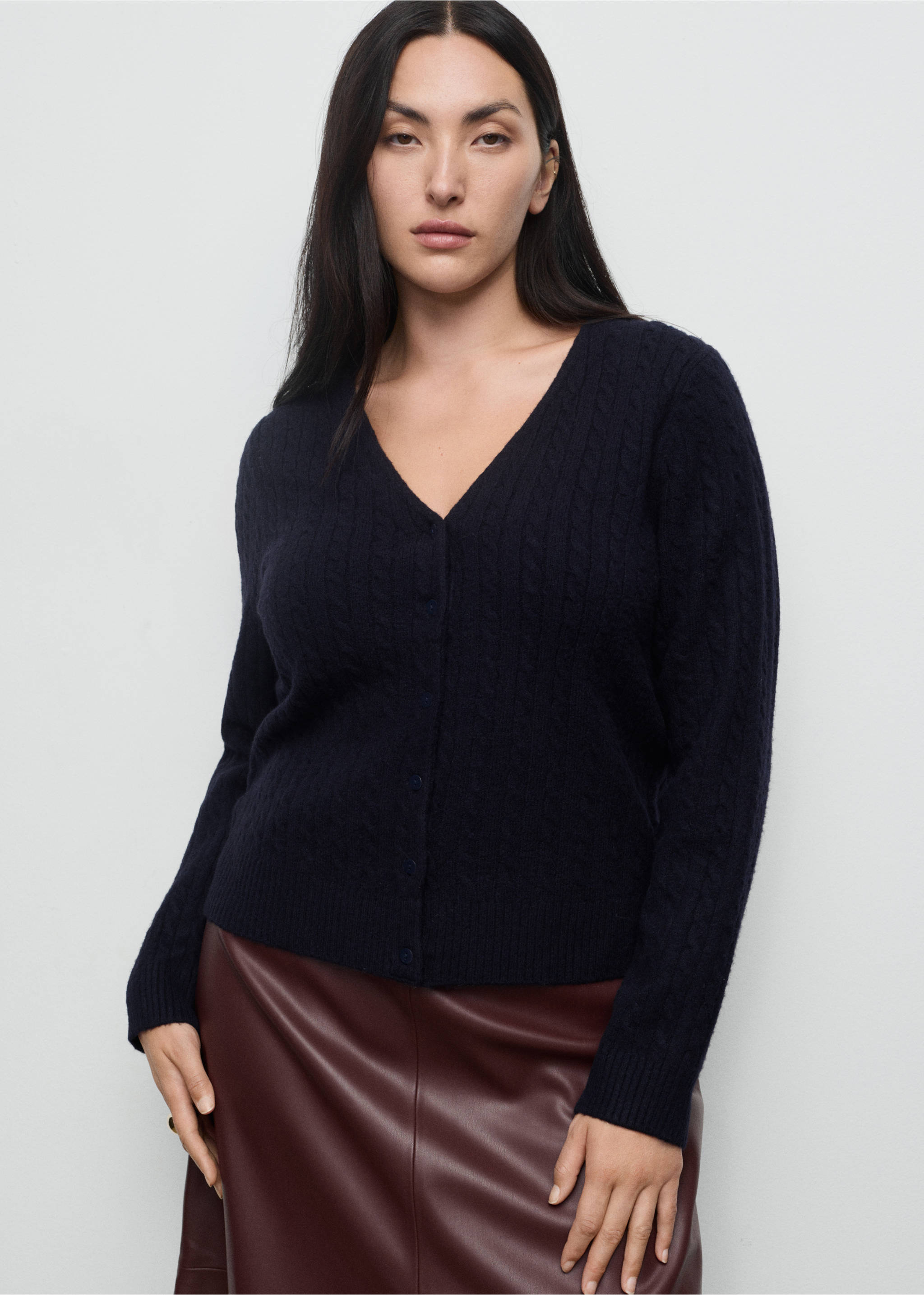 Knitted braided cardigan - Details of the article 5, Dark Navy. Ref: 17037782-00.