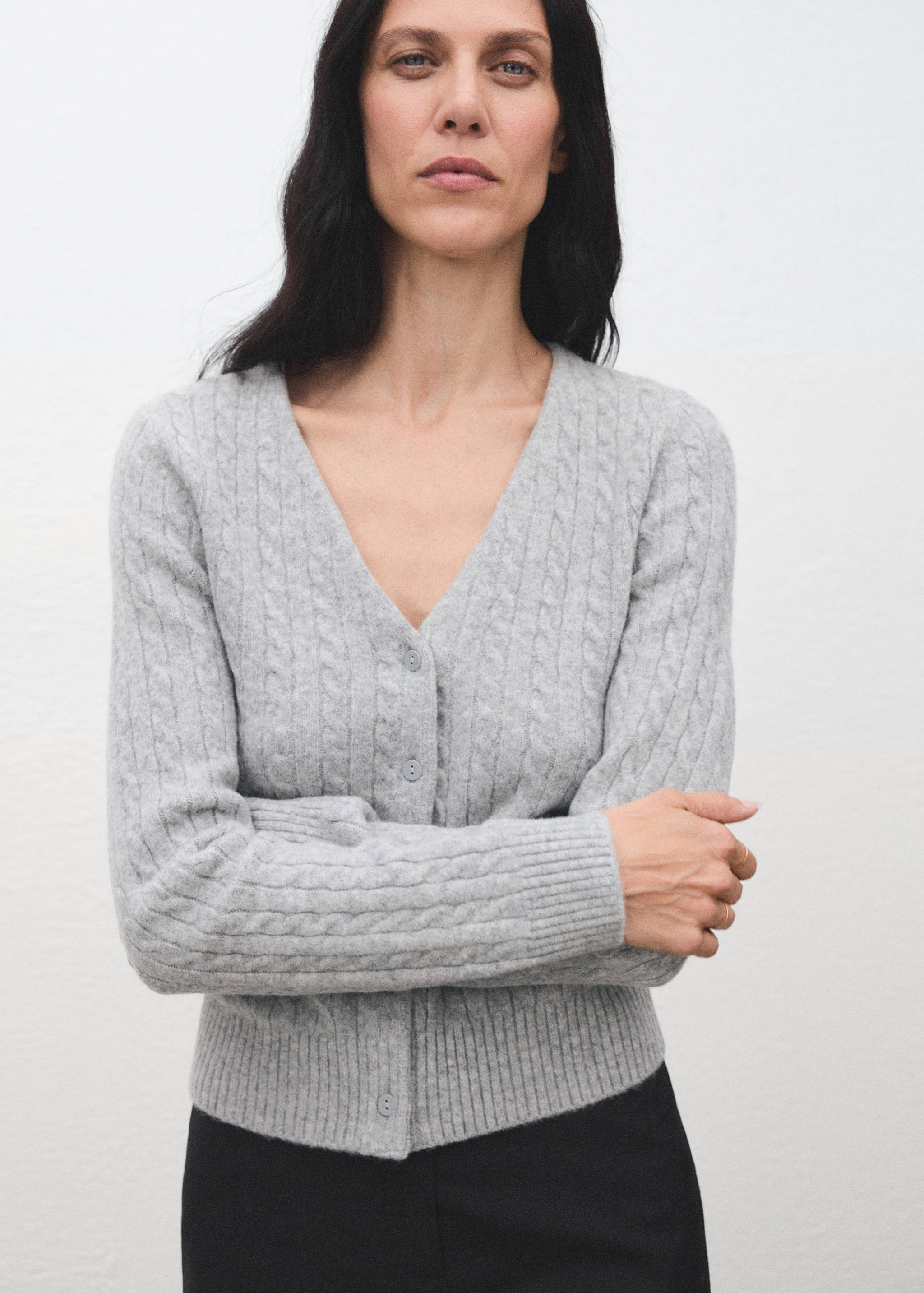 Knitted braided cardigan - Medium plane