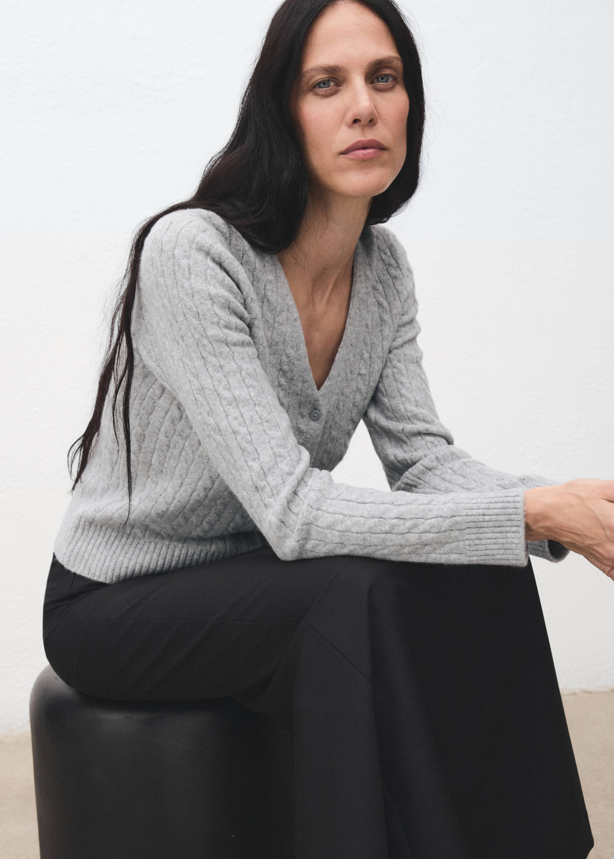 Knitted braided cardigan - Details of the article 2