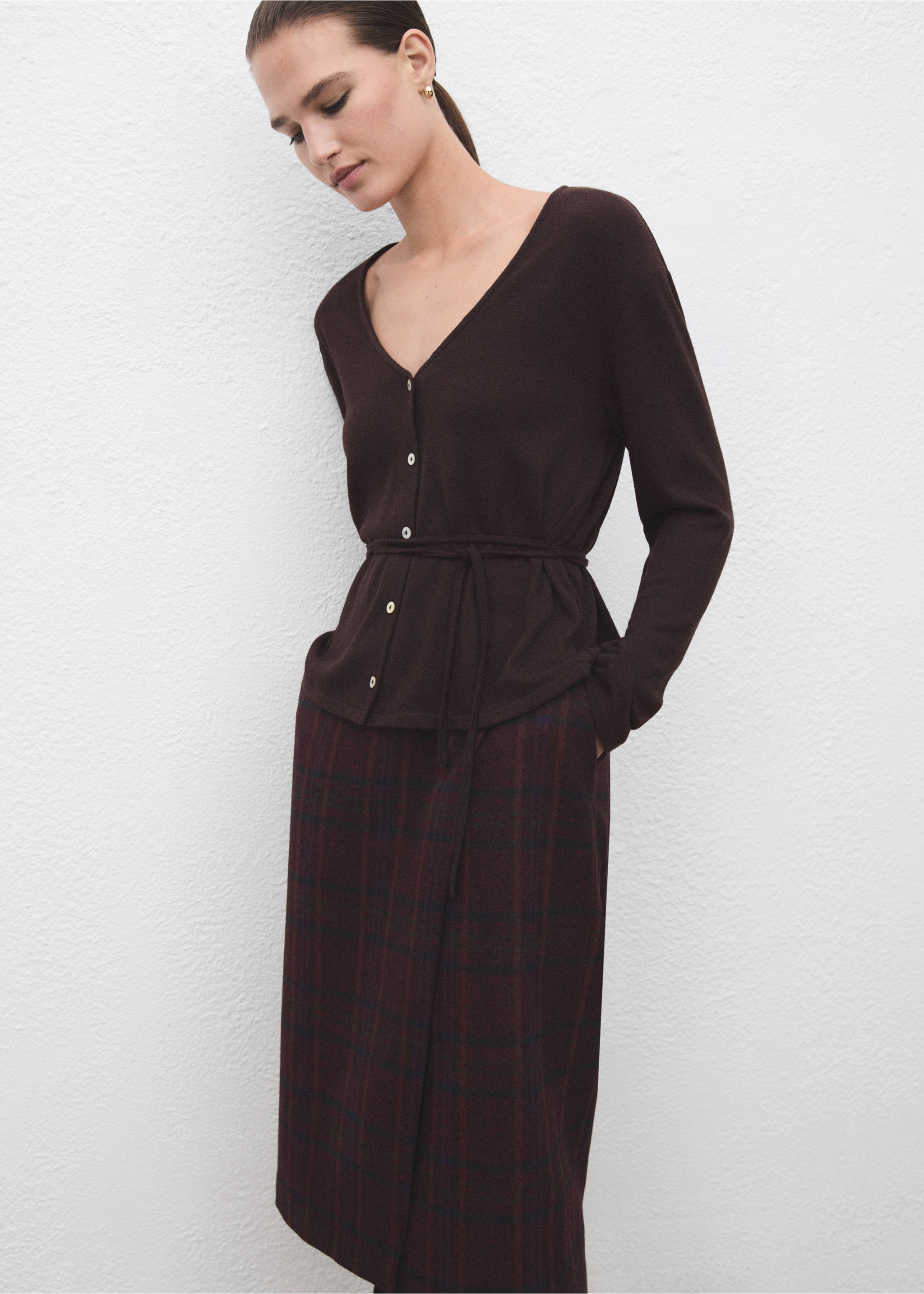 Knitted cardigan with bow - Medium plane, Brown. Ref: 17037802-00.