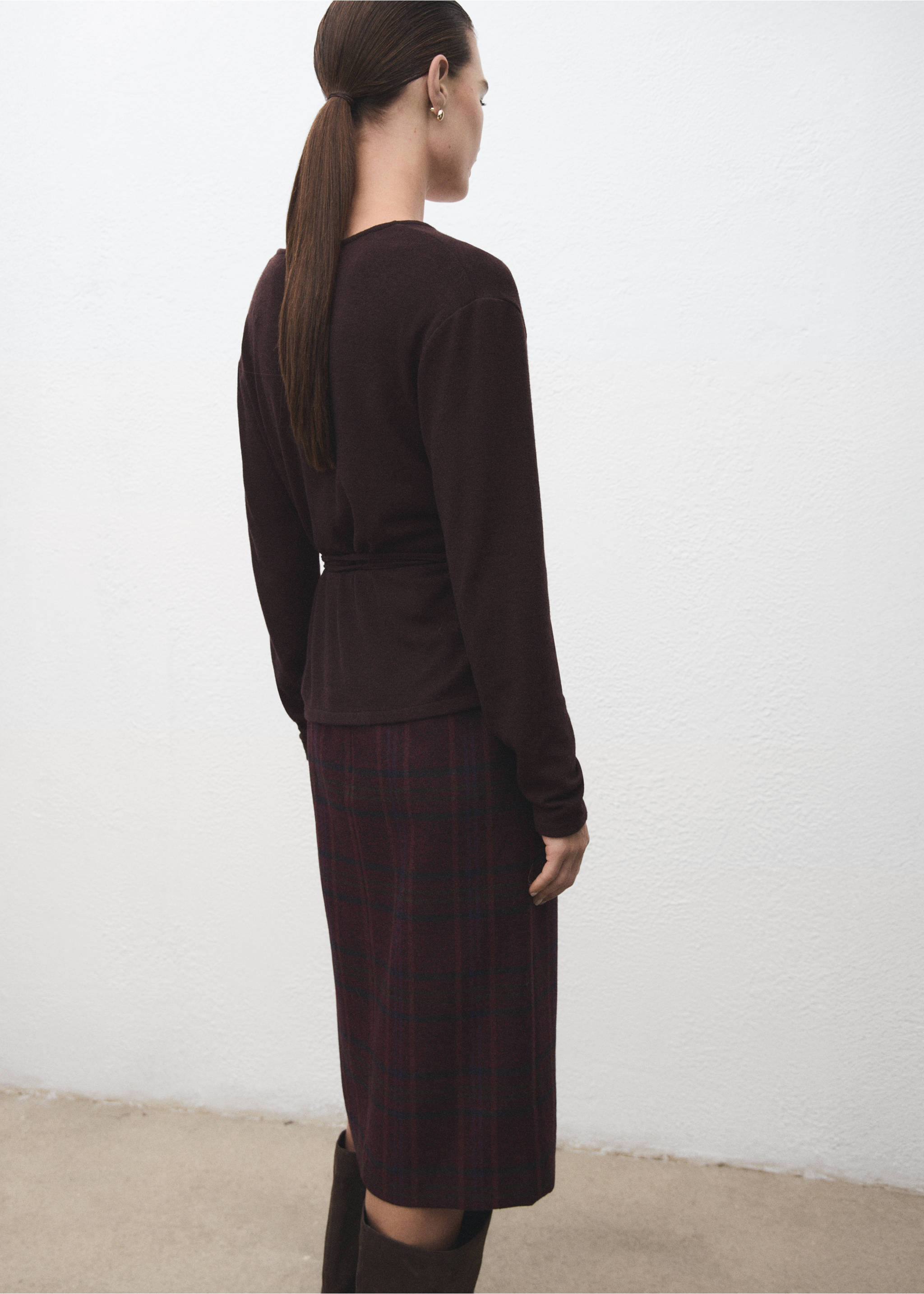 Knitted cardigan with bow - Reverse of the article, Brown. Ref: 17037802-00.