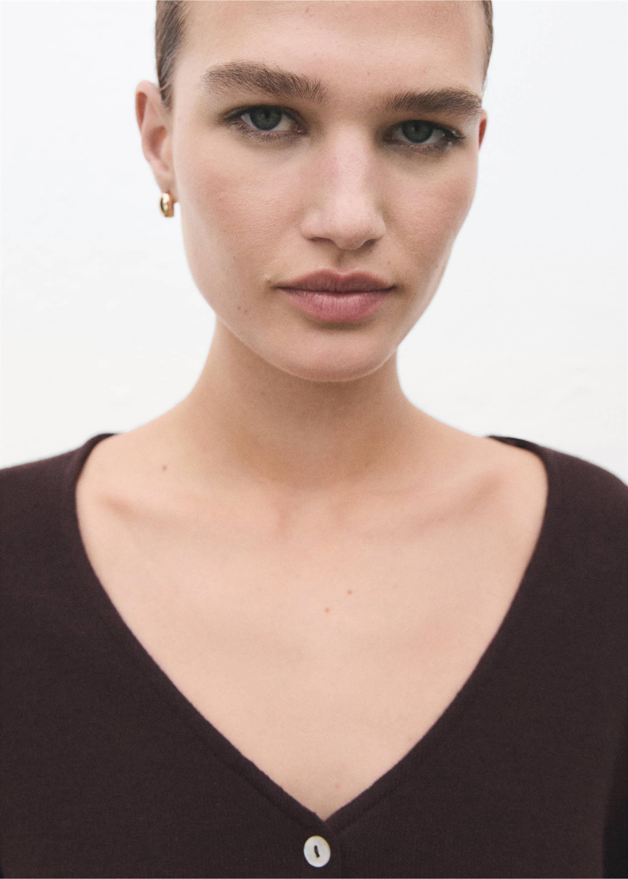 Knitted cardigan with bow - Details of the article 1, Brown. Ref: 17037802-00.