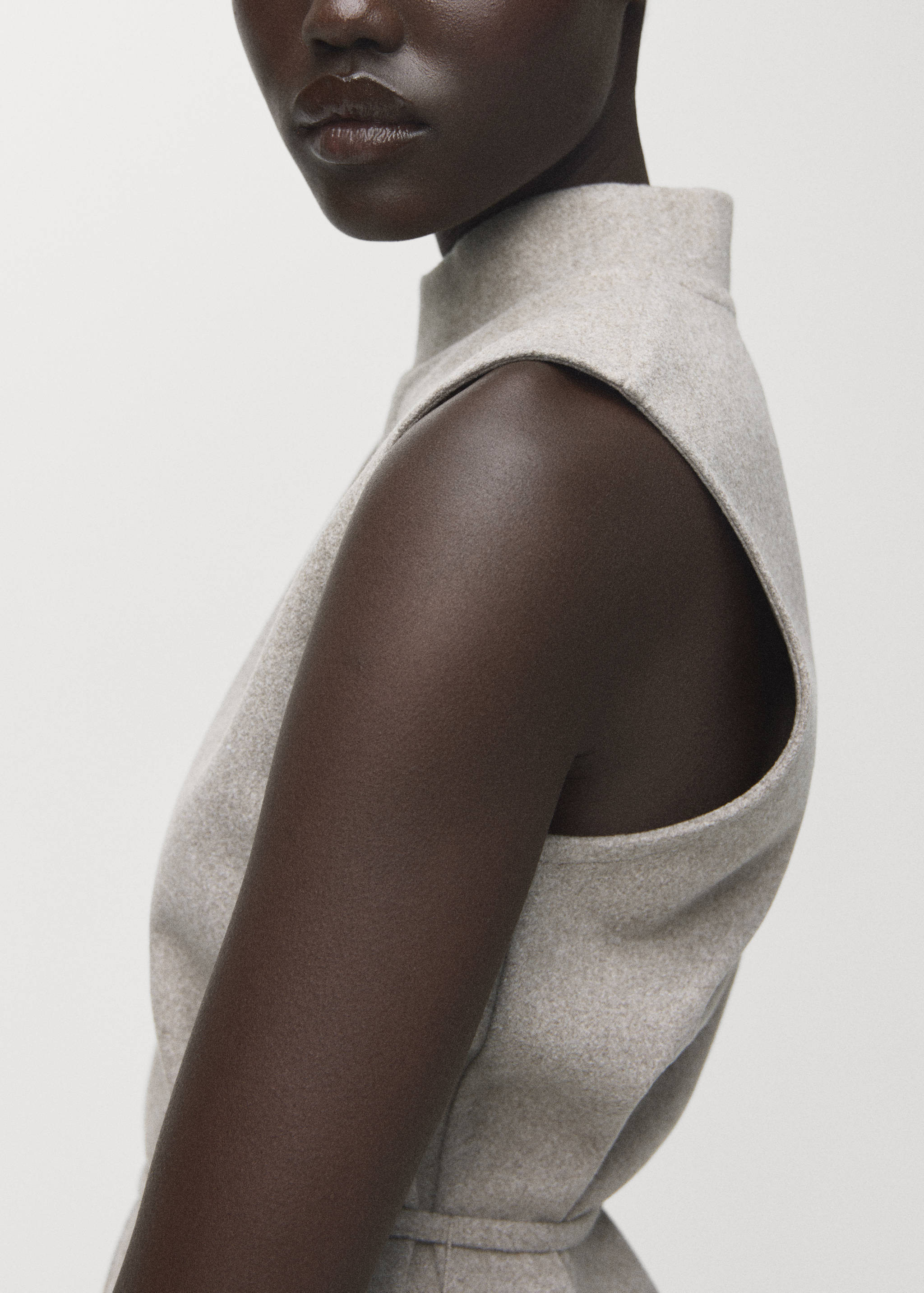 Turtleneck top with belt - Details of the article 3