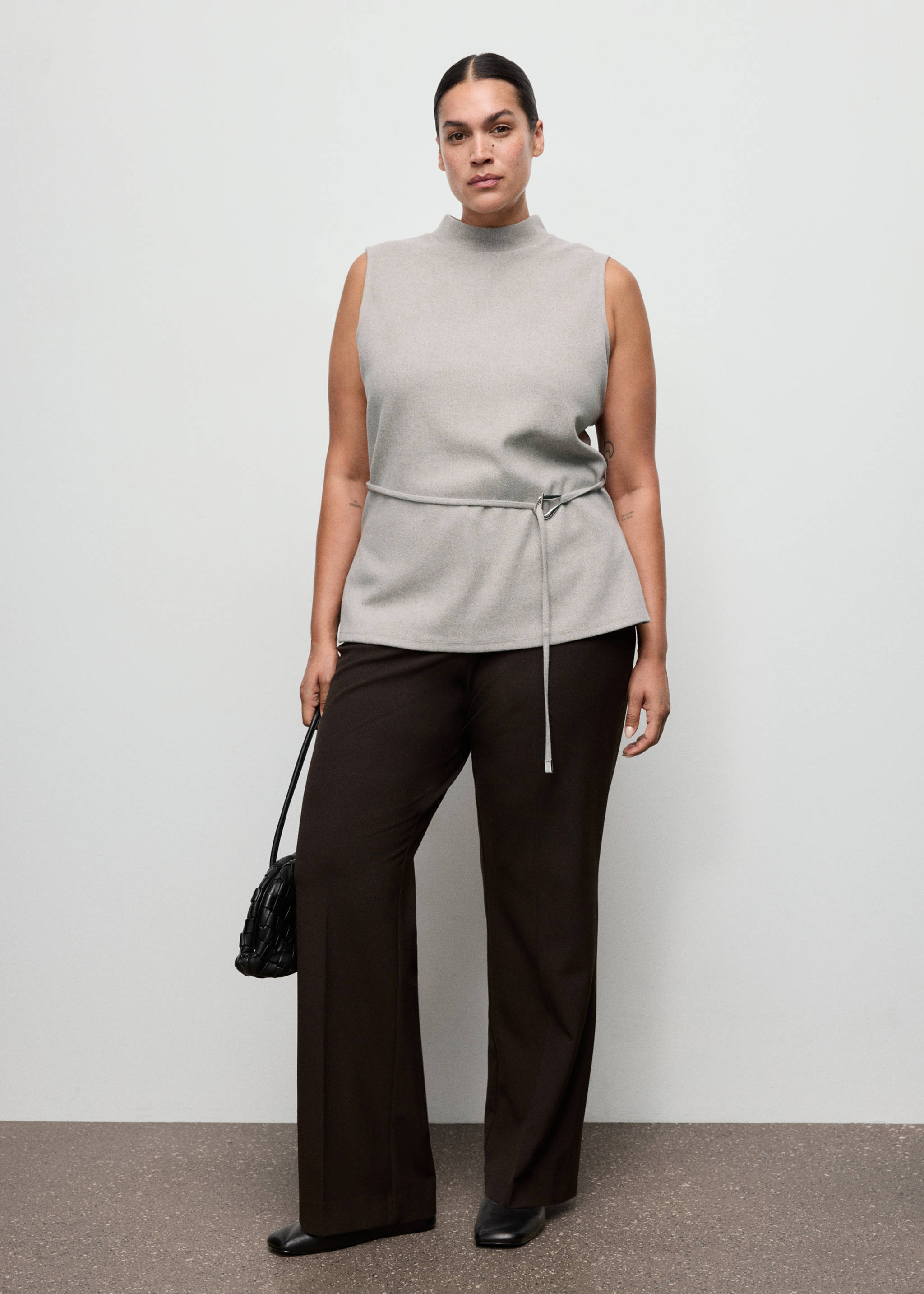 Turtleneck top with belt - Details of the article 6