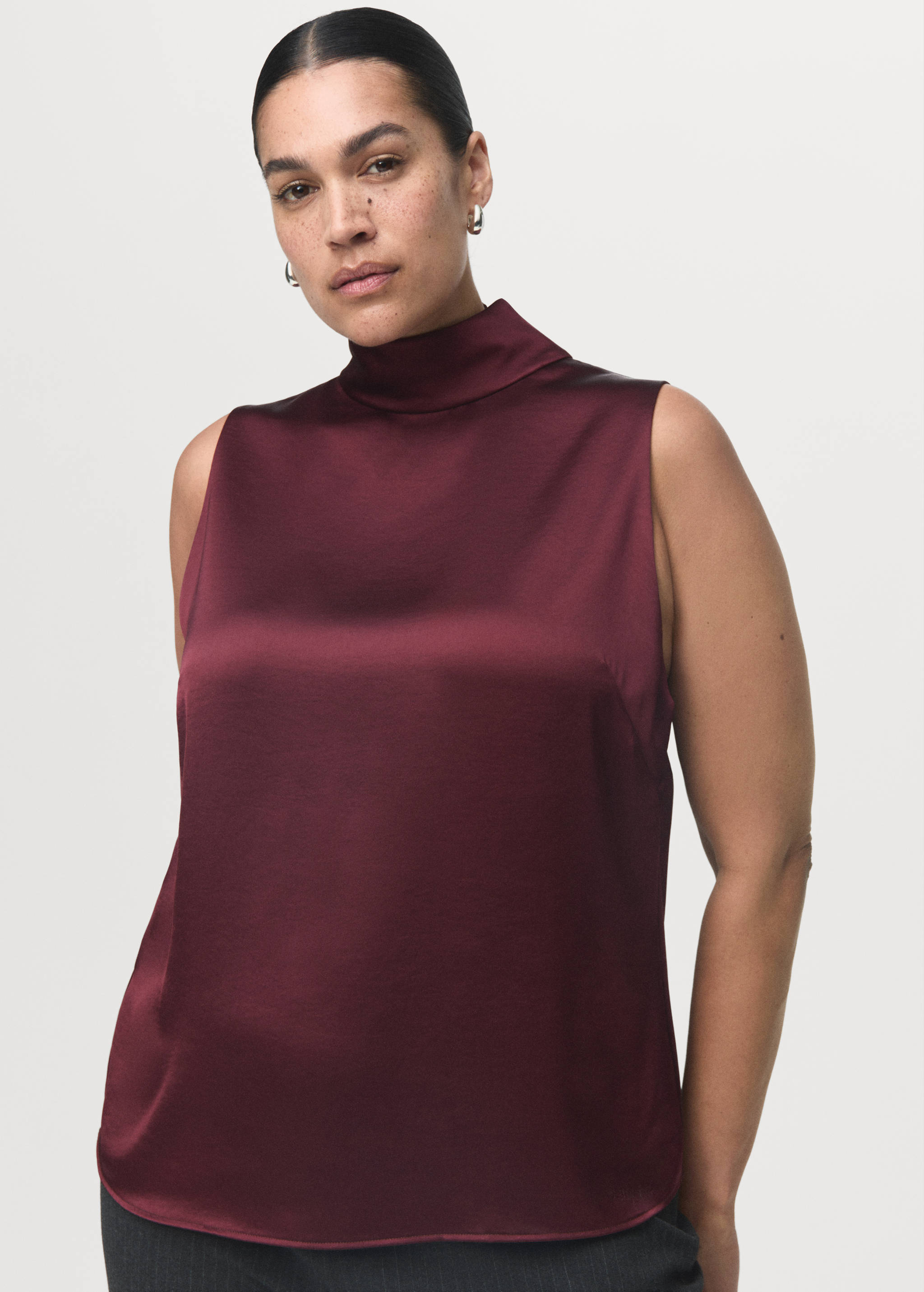 Blusa satinada cuello alto - Detalle del artículo 5