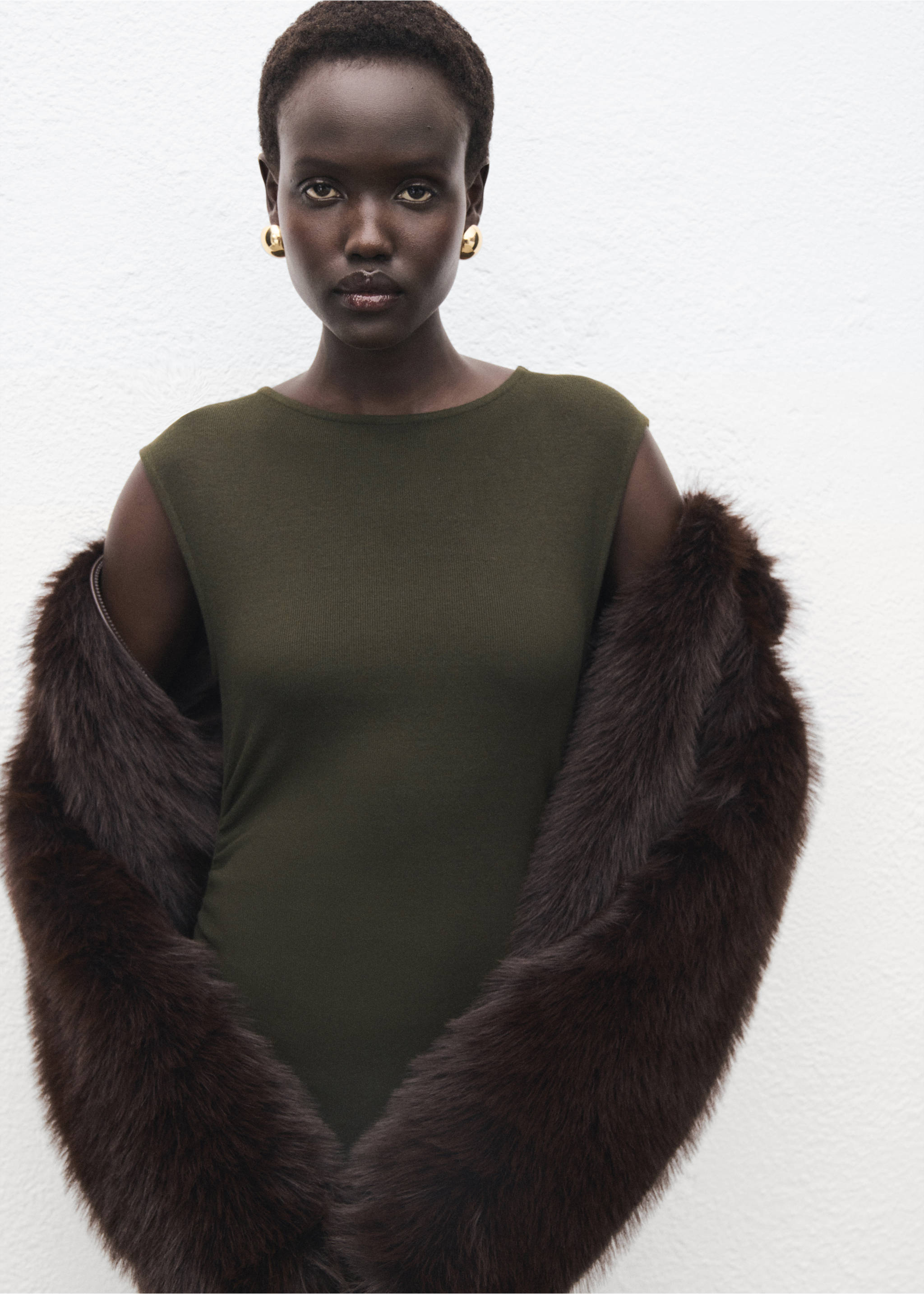 Fine-knit dress with gathered sides - Medium plane, Khaki. Ref: 17037805-00.