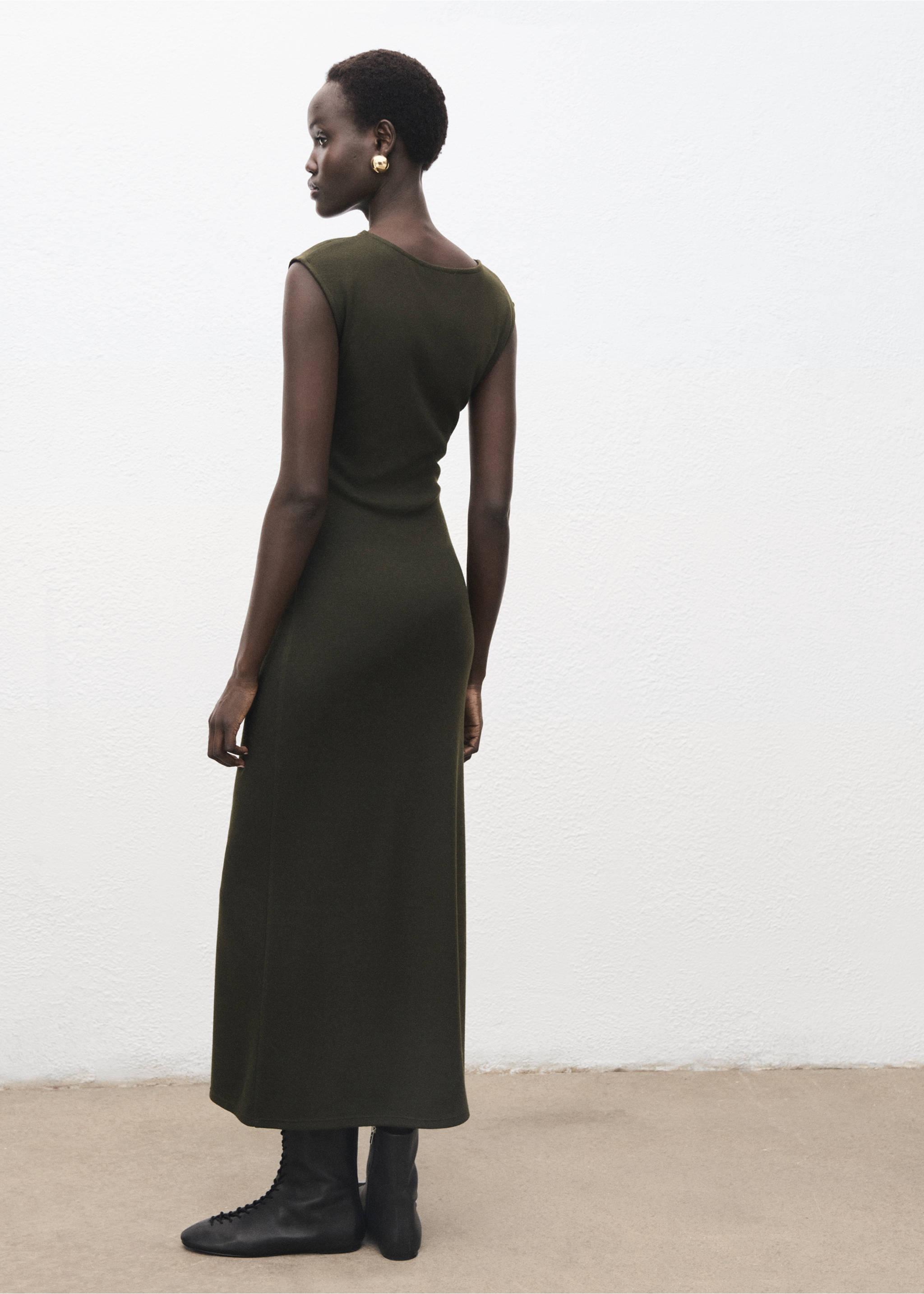 Fine-knit dress with gathered sides - Reverse of the article, Khaki. Ref: 17037805-00.