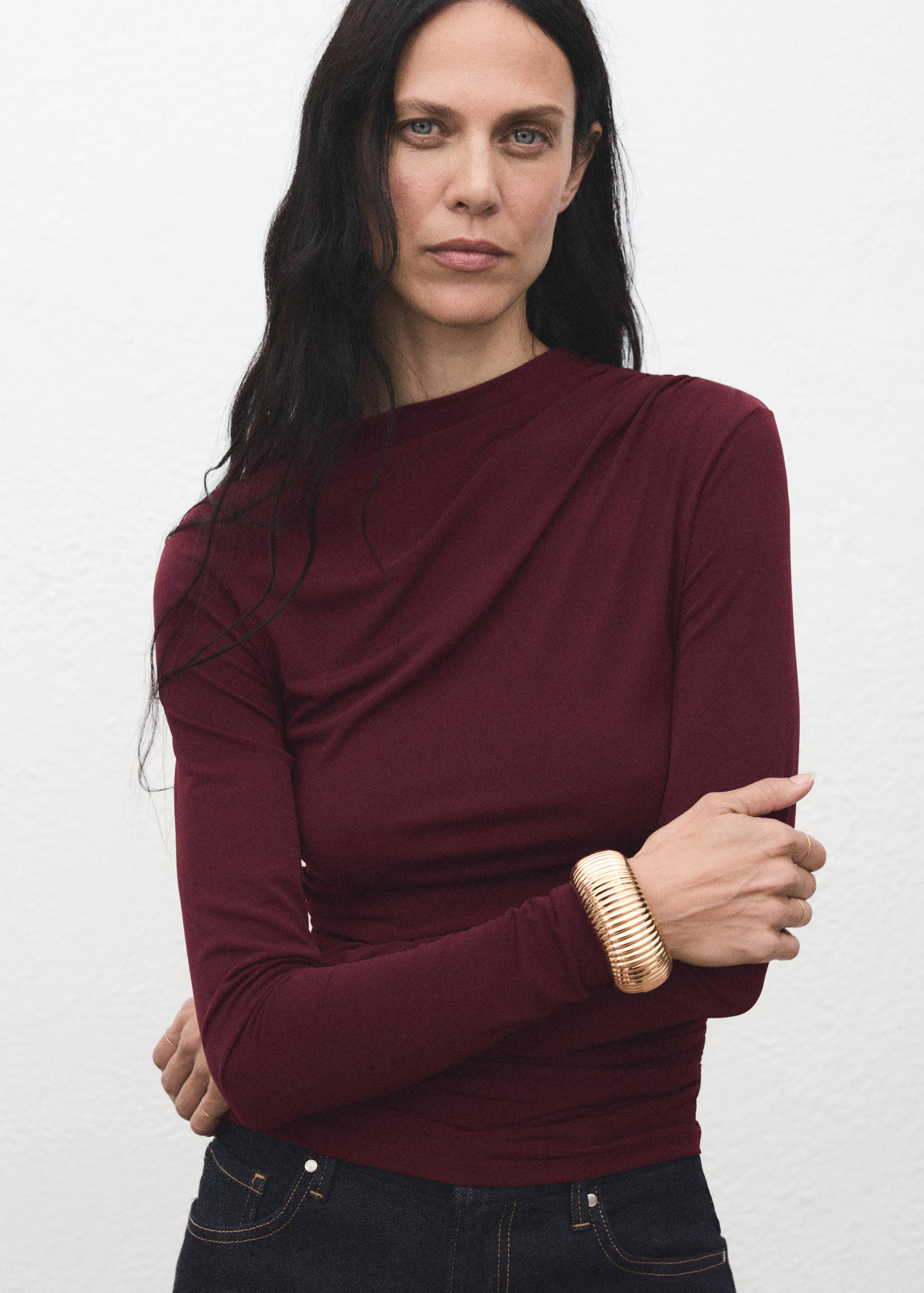 Camiseta drapeada entallada - Plano medio
