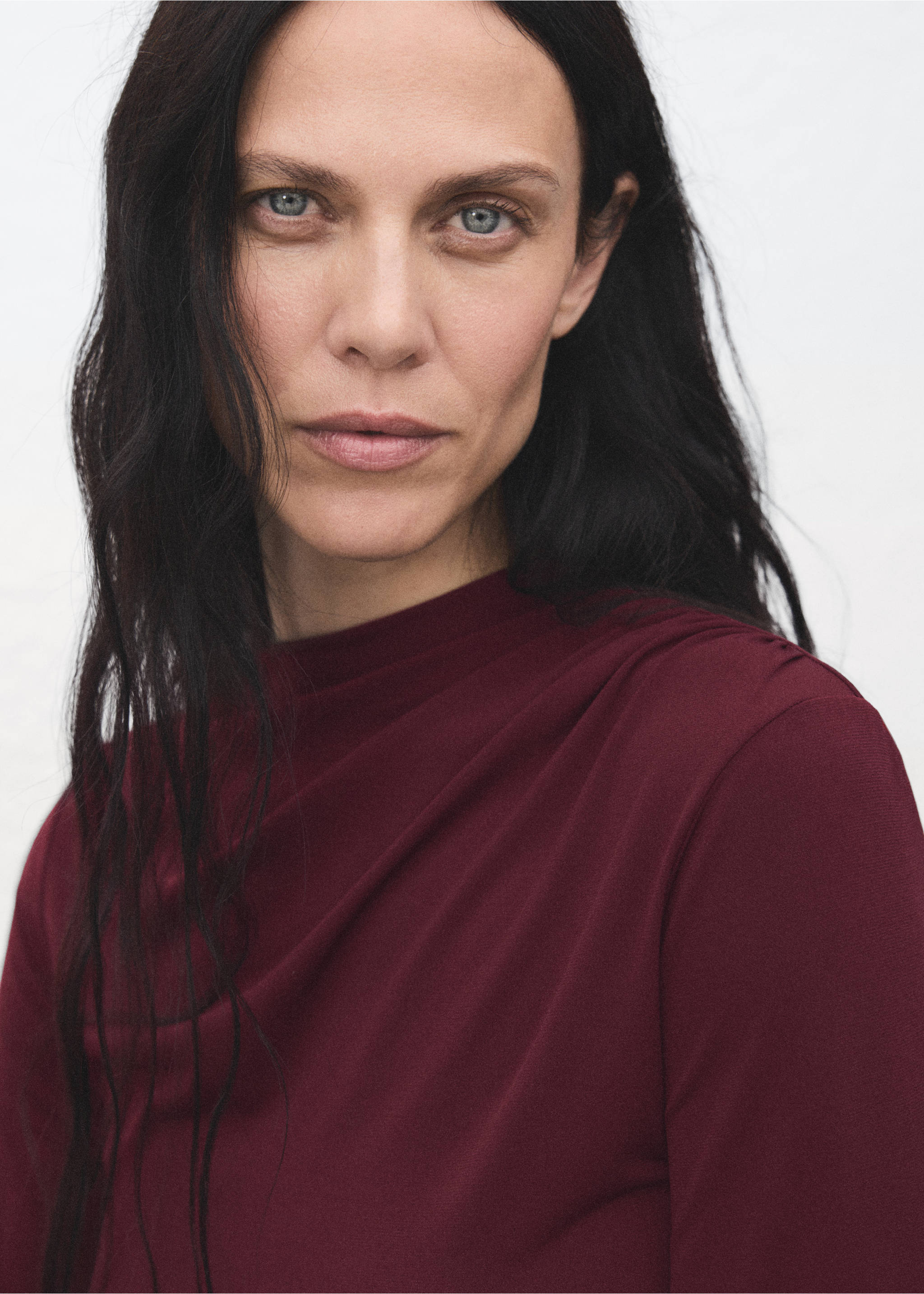 Draped fitted t-shirt - Details of the article 1, Burgundy. Ref: 17037818-00.