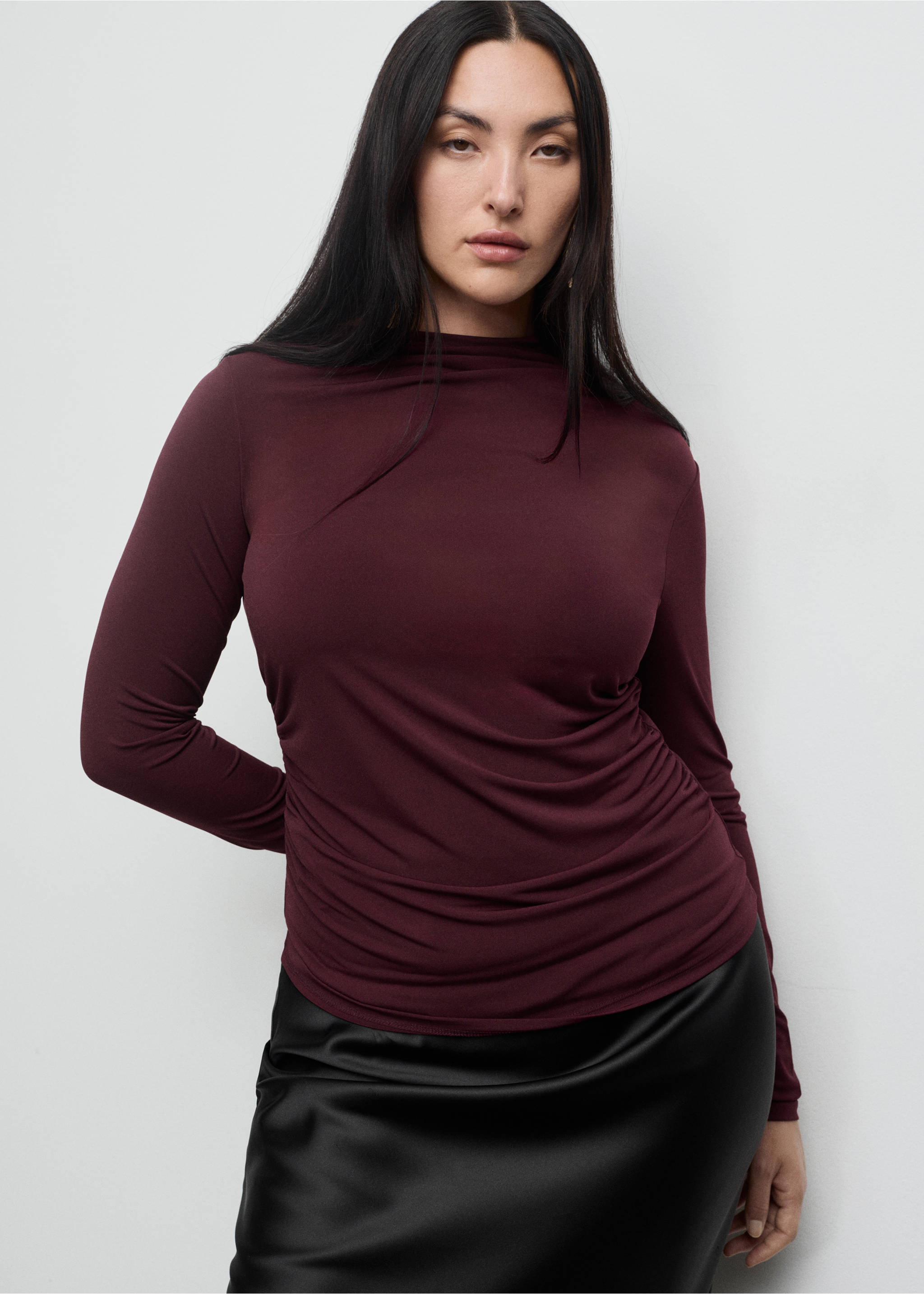 Draped fitted t-shirt - Details of the article 5, Burgundy. Ref: 17037818-00.