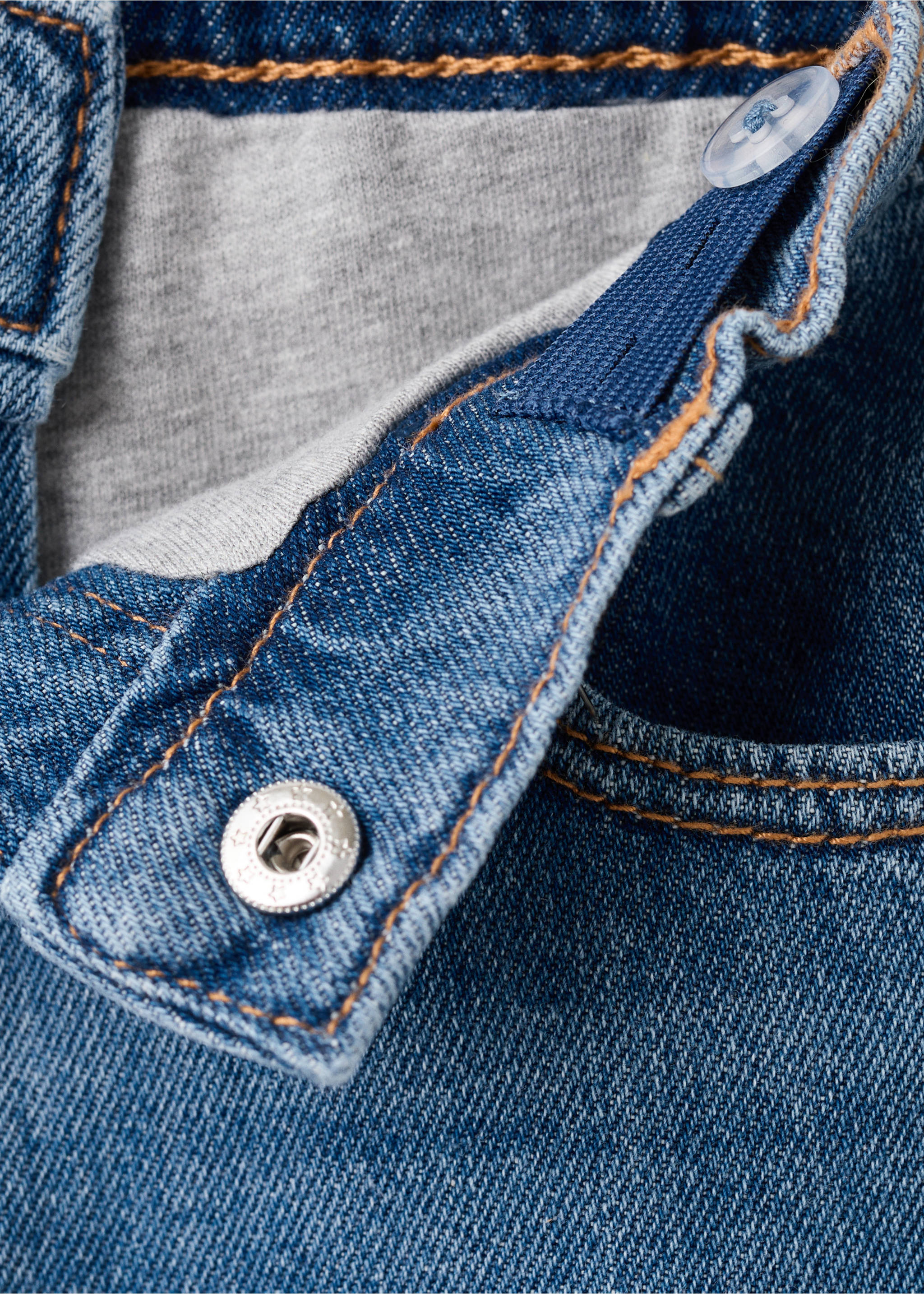 Straight jeans with turn-up - Details of the article 8, Medium Blue. Ref: 17037892-00.