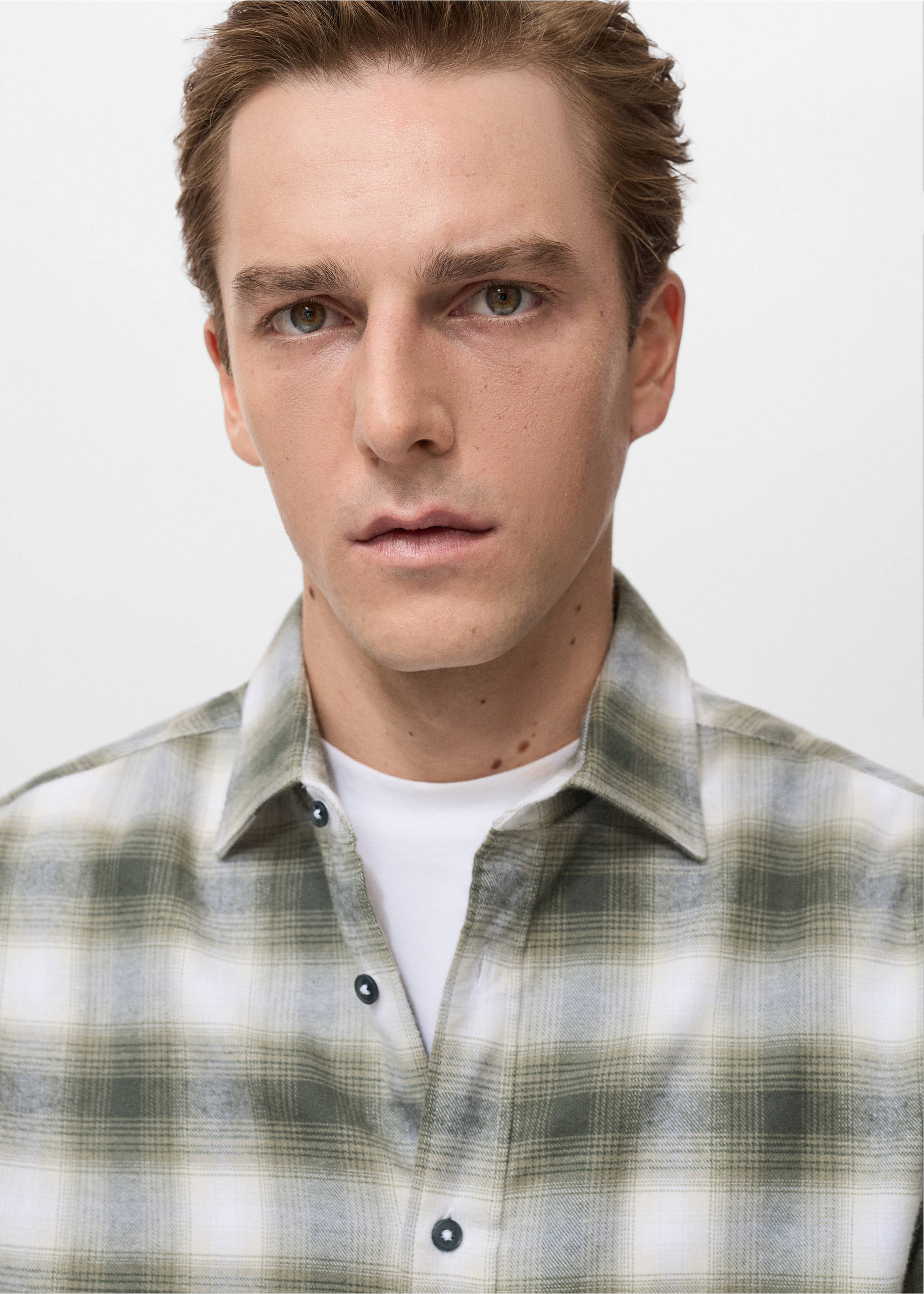 100% cotton flannel checkered shirt - Details of the article 1, Dark Green. Ref: 17037900-00.