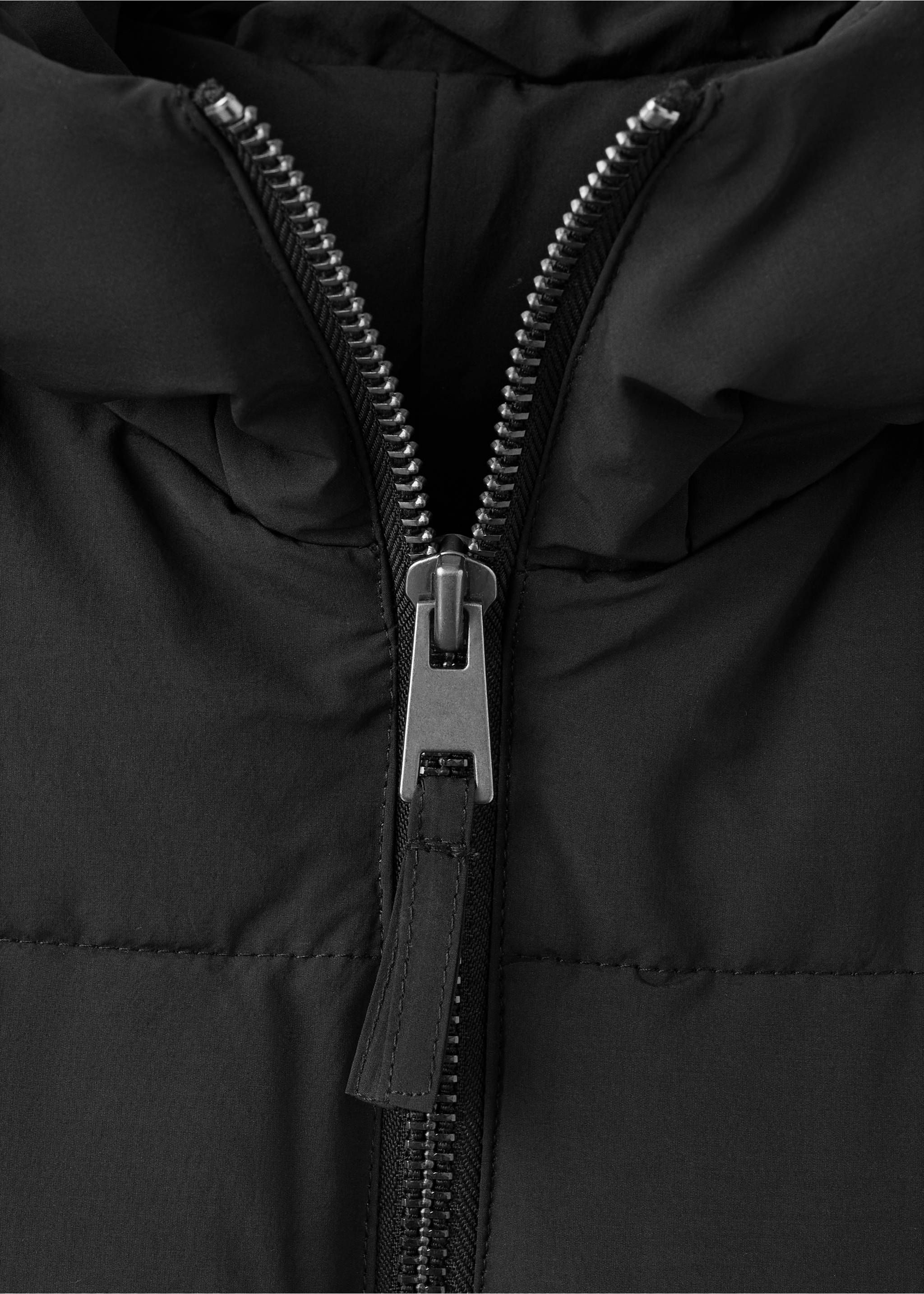 Hood puffer coat - Details of the article 8, Black. Ref: 17038267-00.