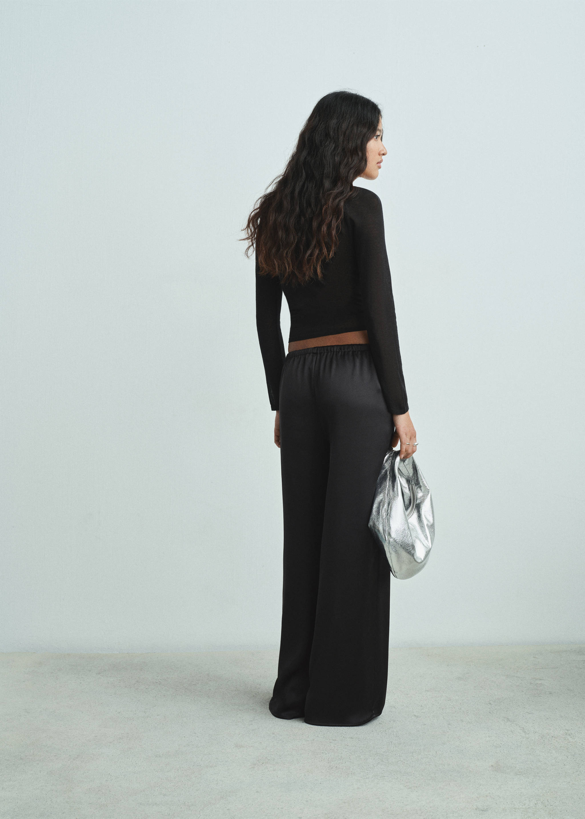 Flowy satin trousers - Reverse of the article