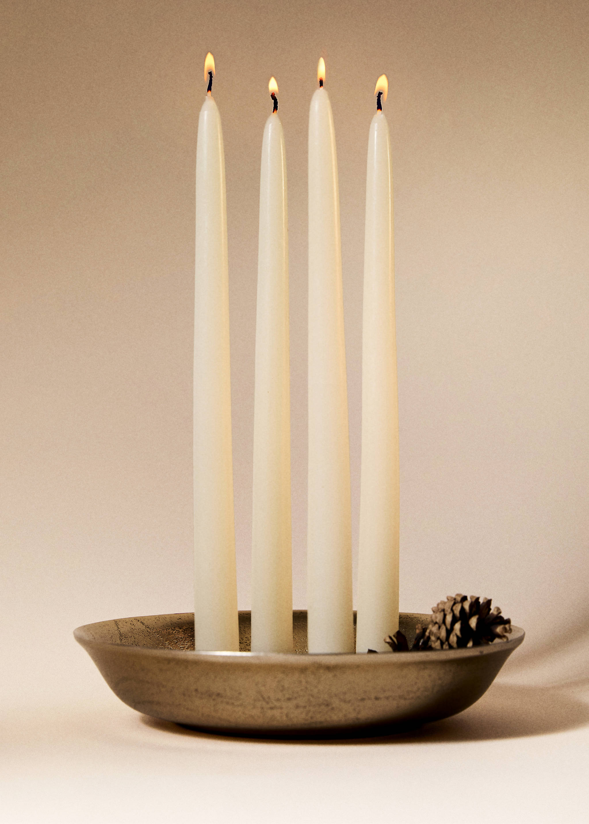 Four-candle metal candelabra - General plane