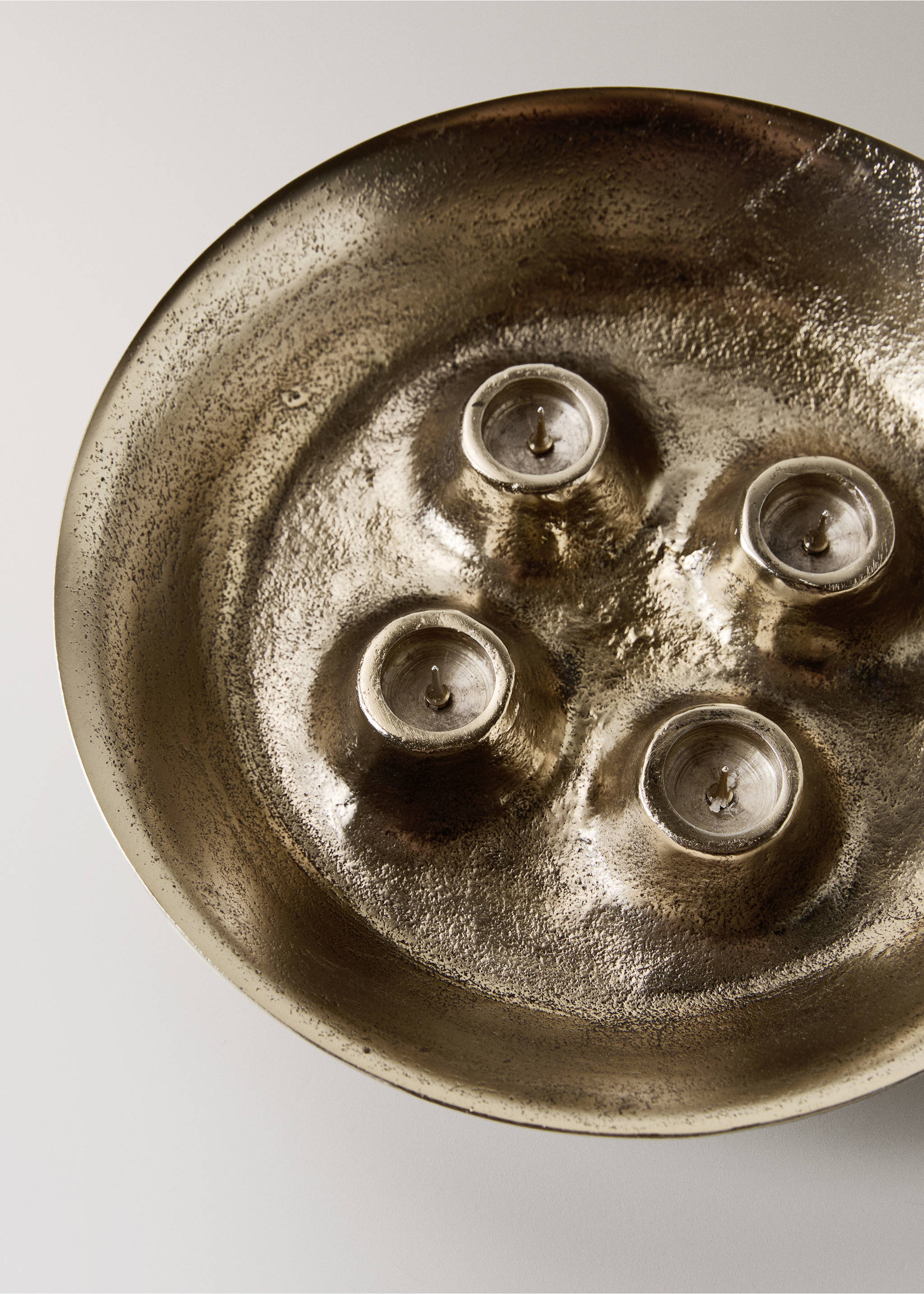 Four-candle metal candelabra - Details of the article 1, Gold. Ref: 17038293-00.