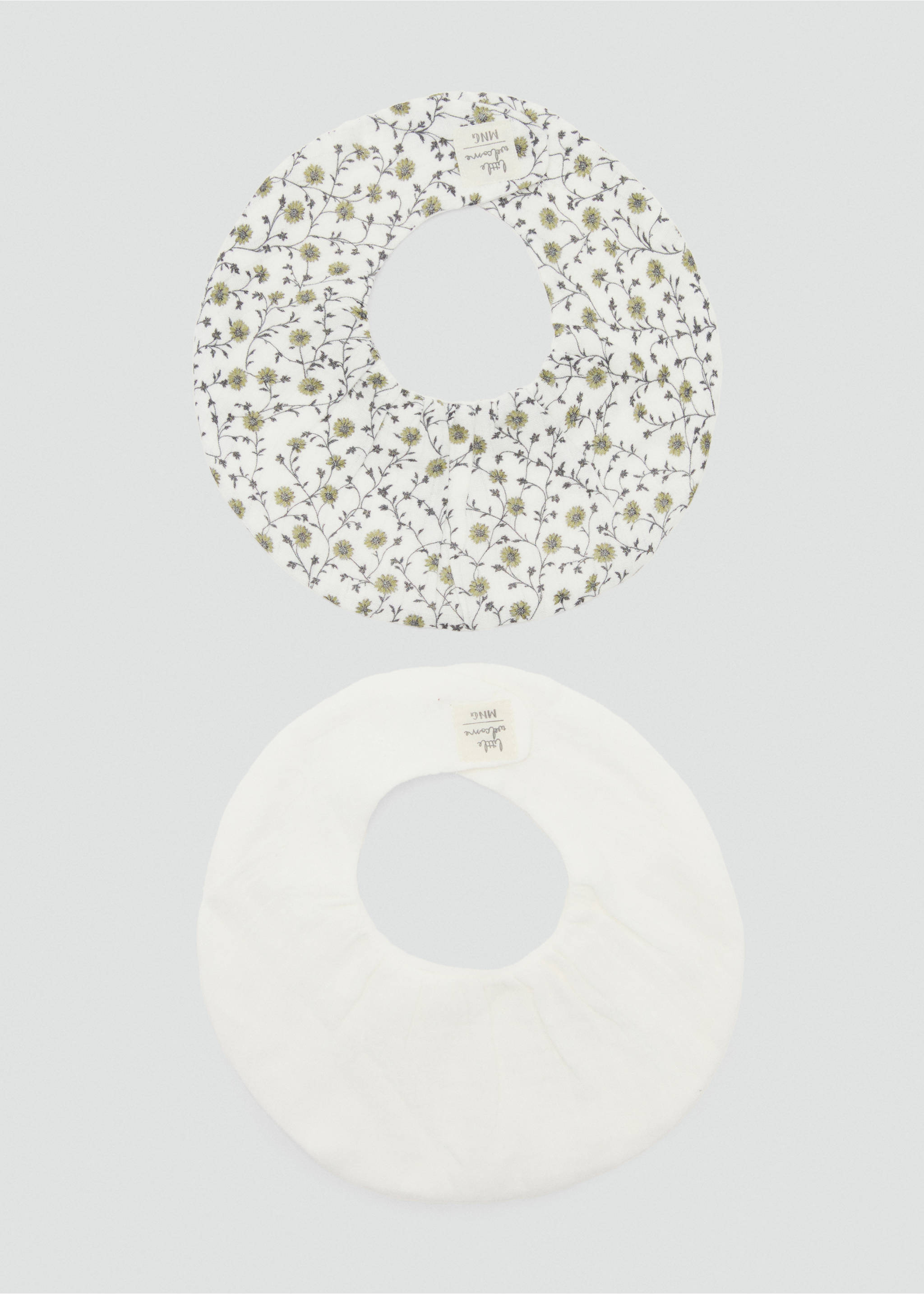 2-er Pack gemusterte Lätzchen - Artikel ohne Model, Cremeweiß. Ref: 17038638-00.