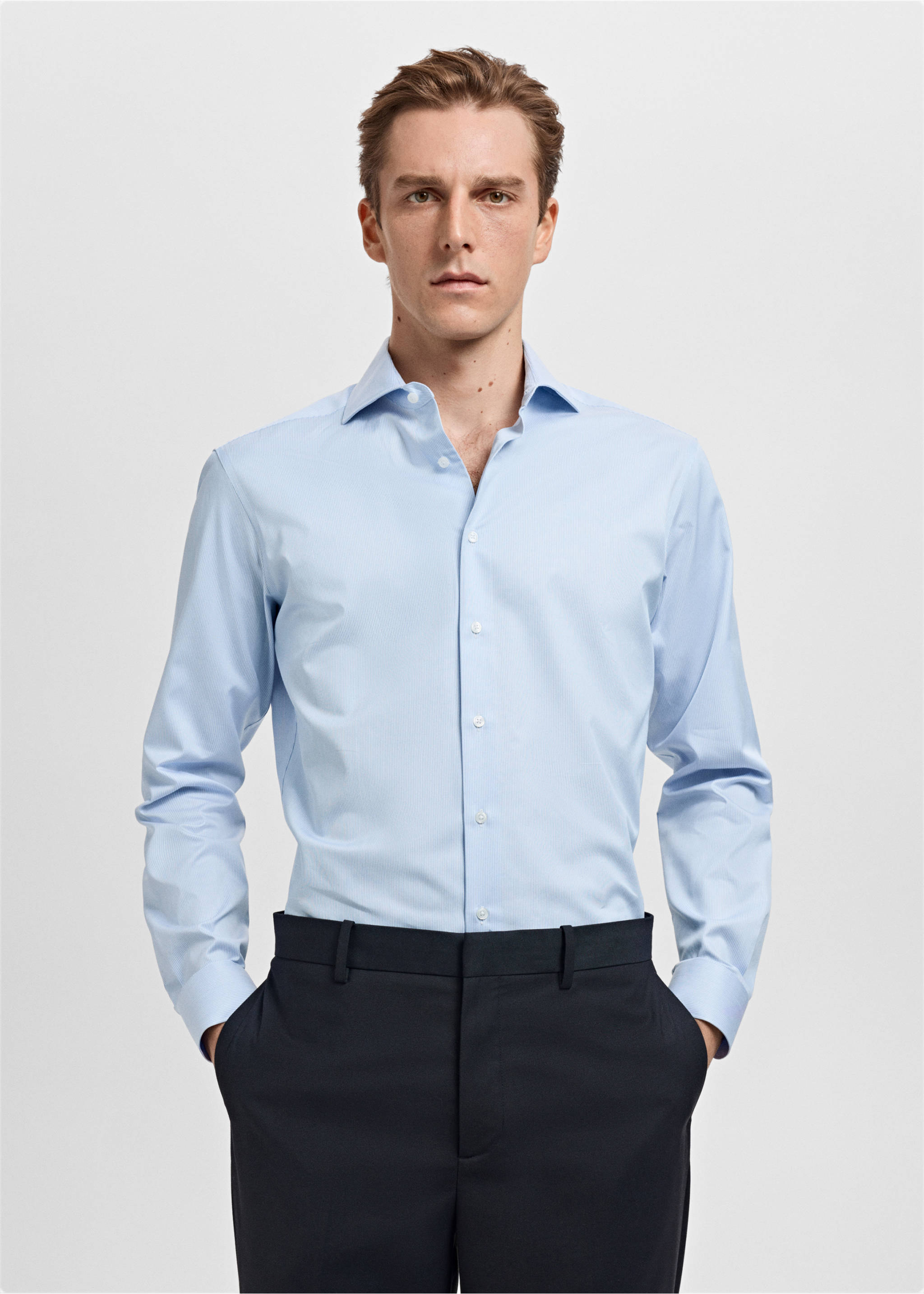Slim-Fit-Hemd mit Streifen aus Giza-Baumwolle - Mittlere Ansicht, Himmelblau. Ref: 17038642-00.