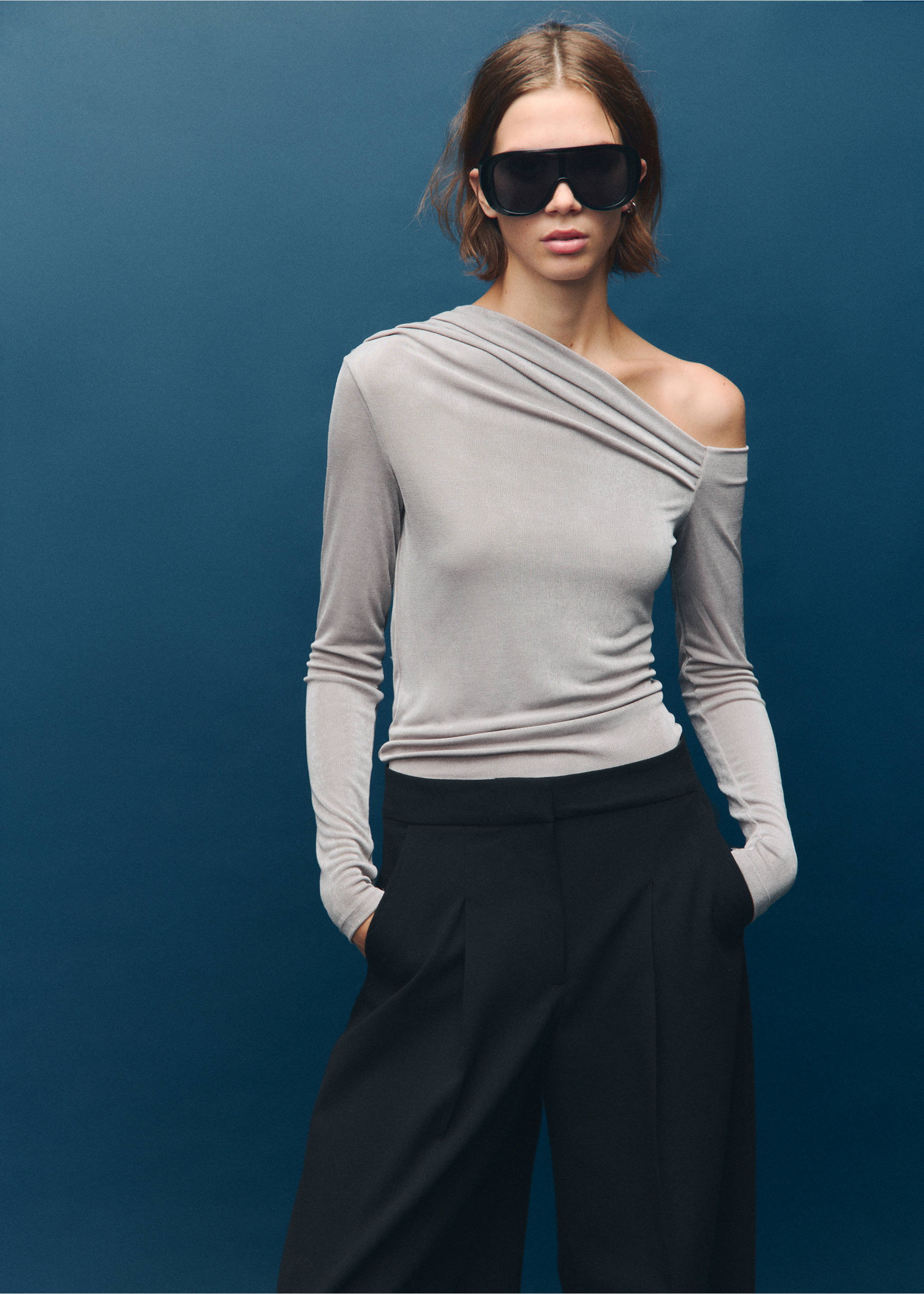Asymmetrical long-sleeved t-shirt - Medium plane, Grey. Ref: 17039109-00.