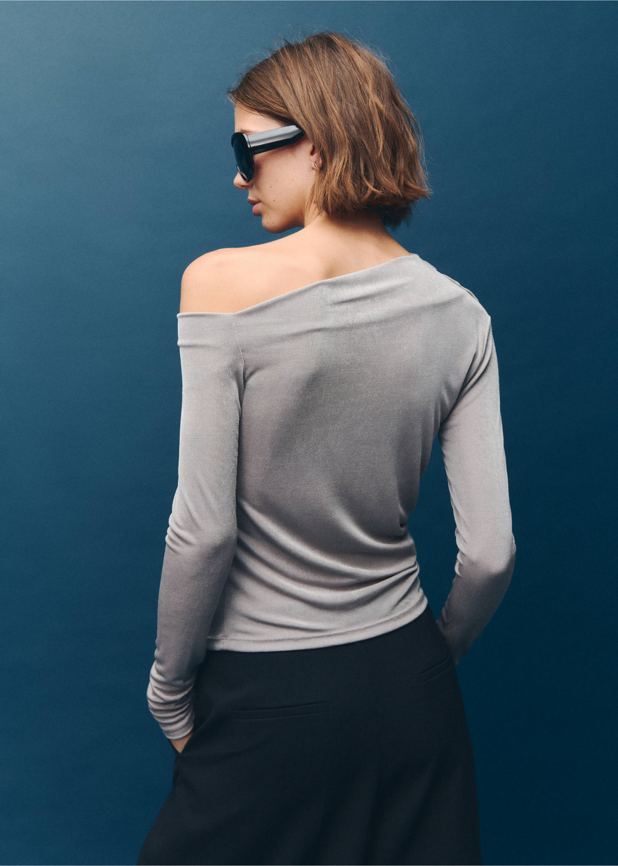 Asymmetrical long-sleeved t-shirt - Reverse of the article, Grey. Ref: 17039109-00.