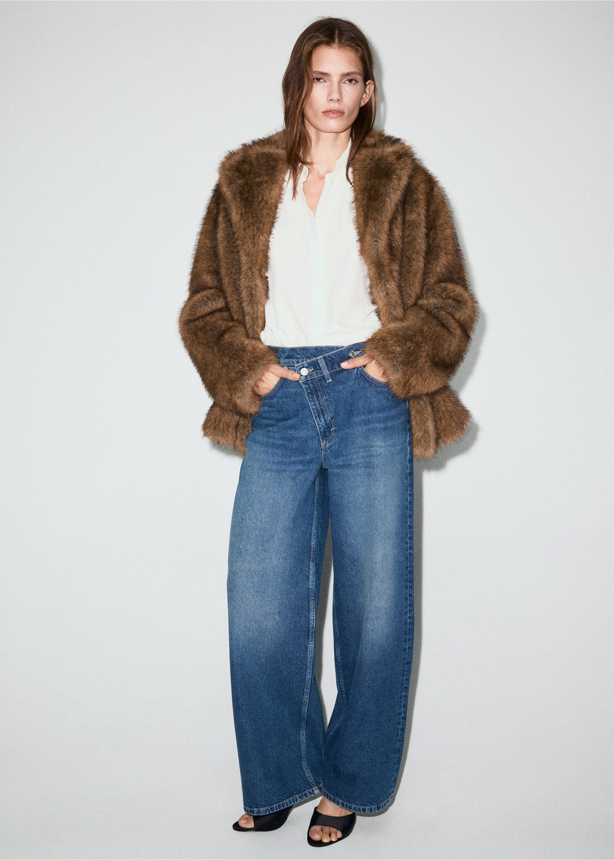 Jeans mit weitem Bein, überkreuztem Bund und mittlerer Bundhöhe - Allgemeine Ansicht, Dunkelblau. Ref: 17039214-00.