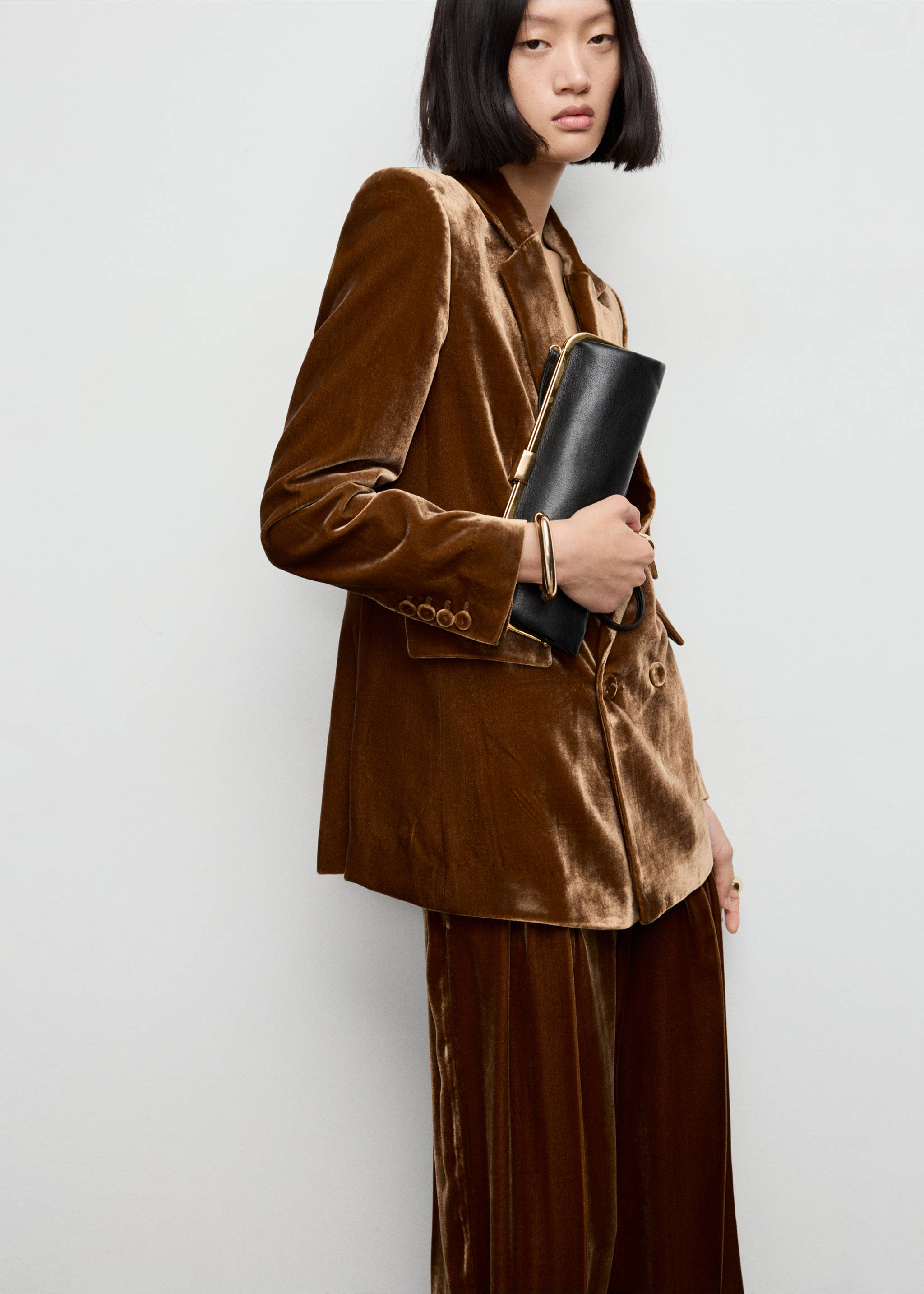Pantalons vestir vellut - Detall de l'article 1, Caramel. Ref: 17039409-00.