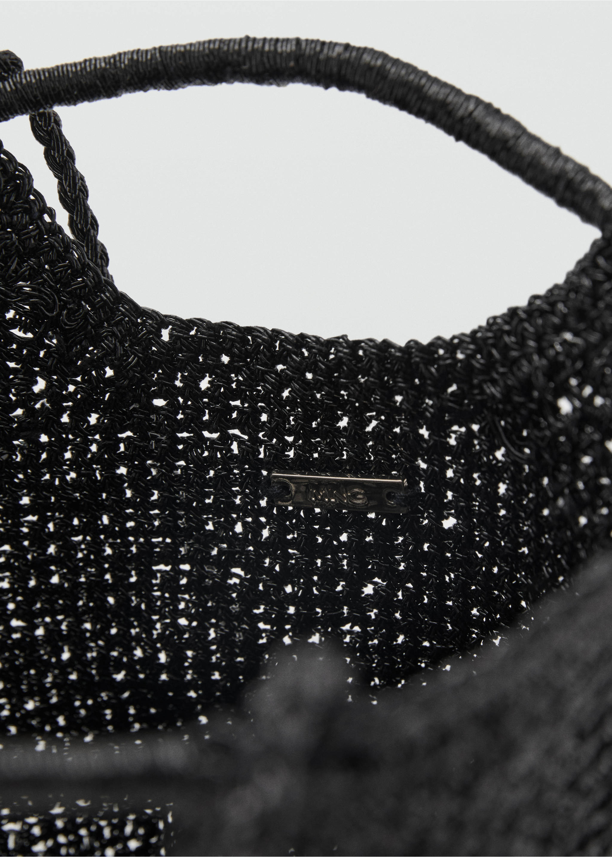 Mini woven crossbody bag - Details of the article 2, Black. Ref: 17041123-00.