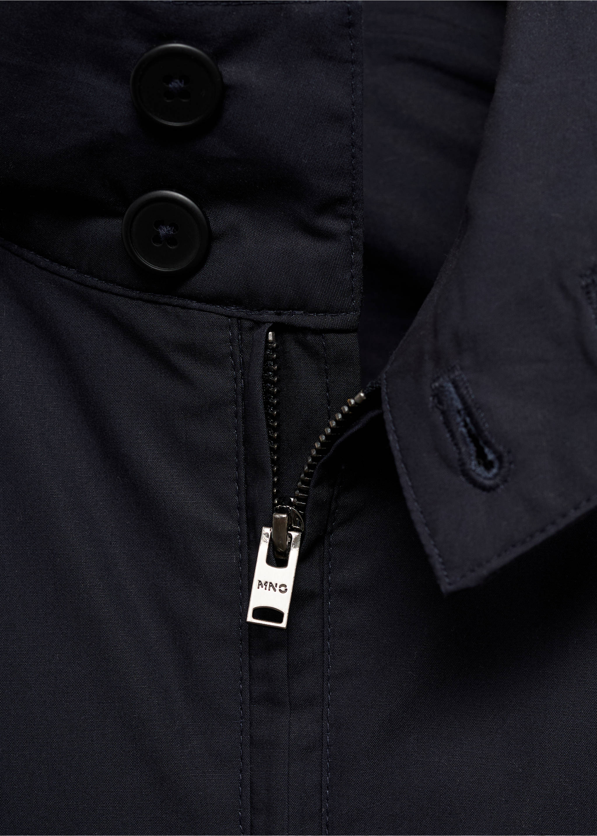 Baumwolljacke mit Kragenknöpfen - Detail des Artikels 8, Marineblau. Ref: 17041134-00.