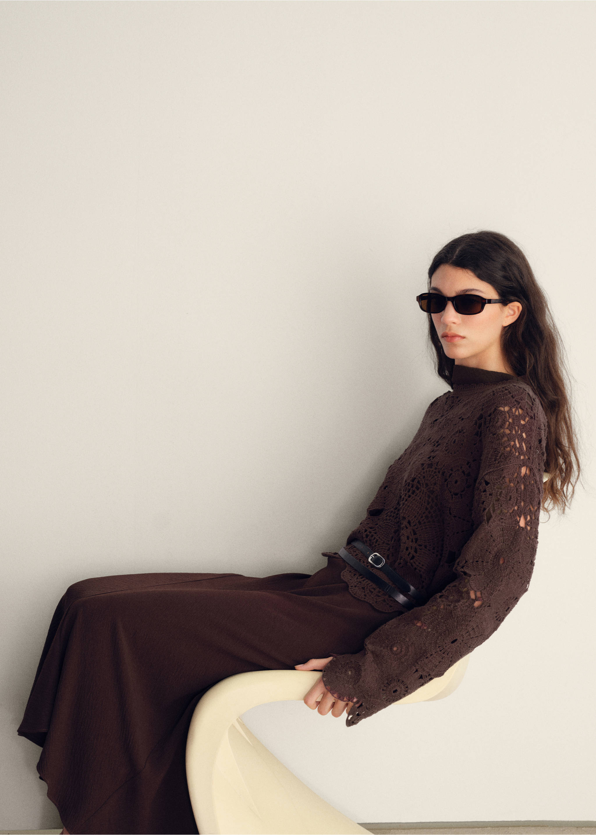 Geblümter Häkelpullover - Detail des Artikels 2, Schokolade. Ref: 17041136-00.