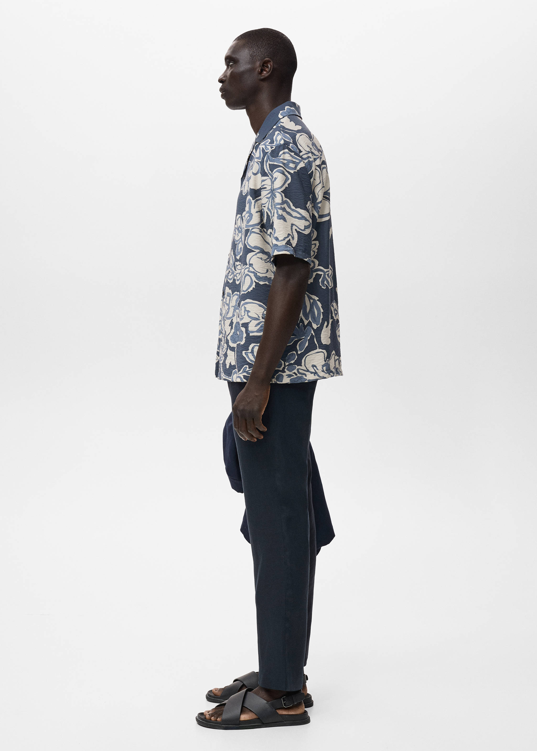 Slim-fit 100% linen trousers - Details of the article 1