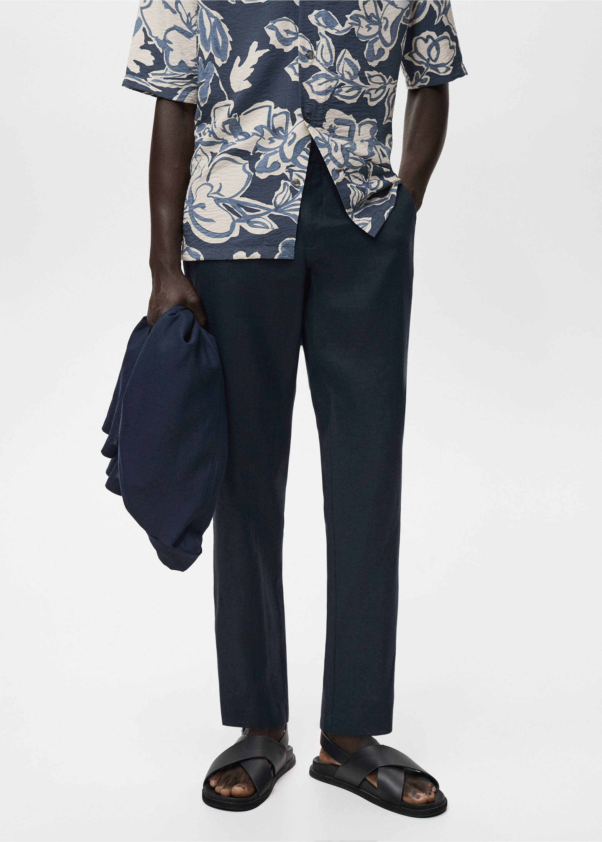 Slim-fit 100% linen trousers - Details of the article 3, Dark Navy. Ref: 17041143-00.