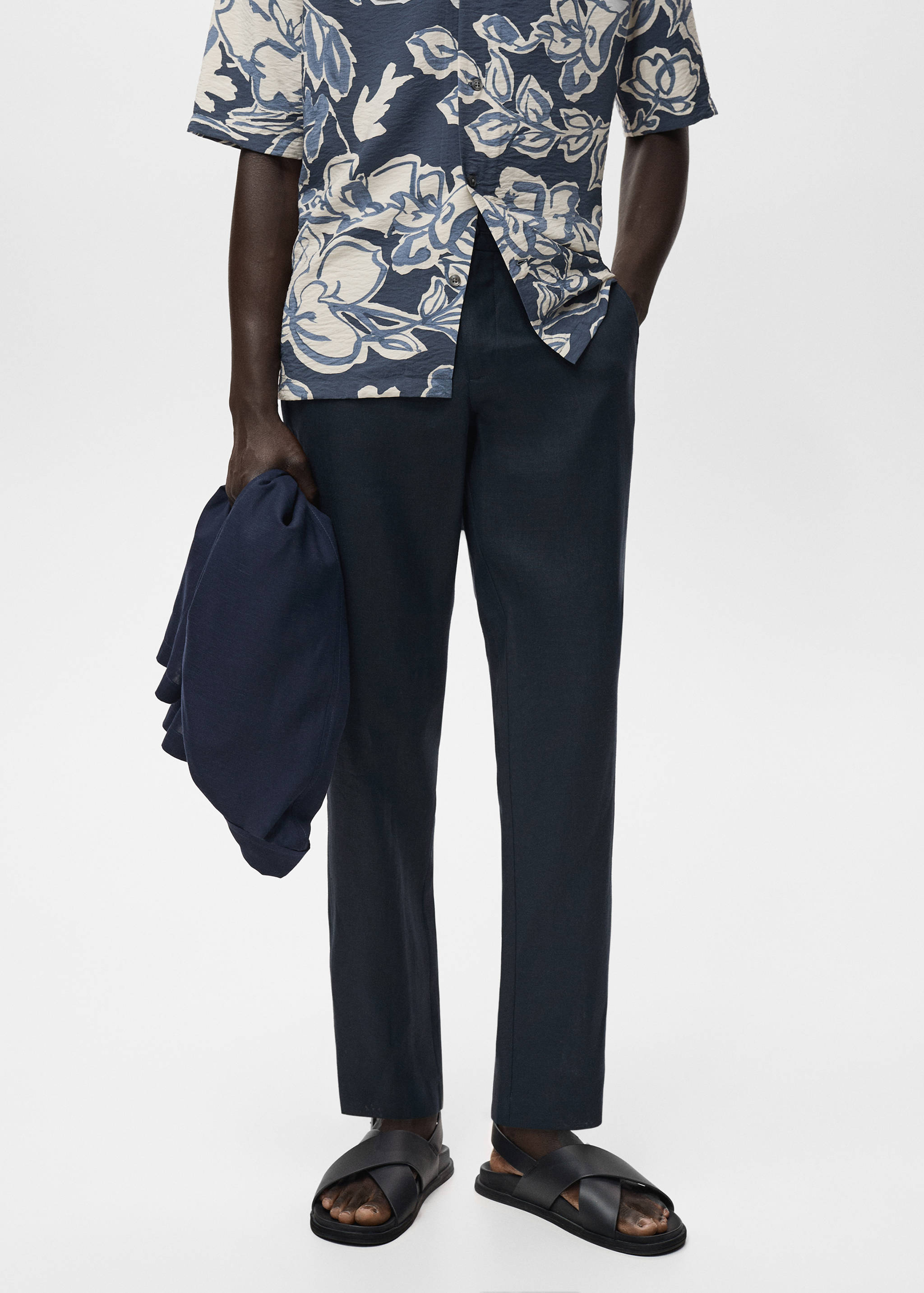 Slim-fit 100% linen trousers - Details of the article 6