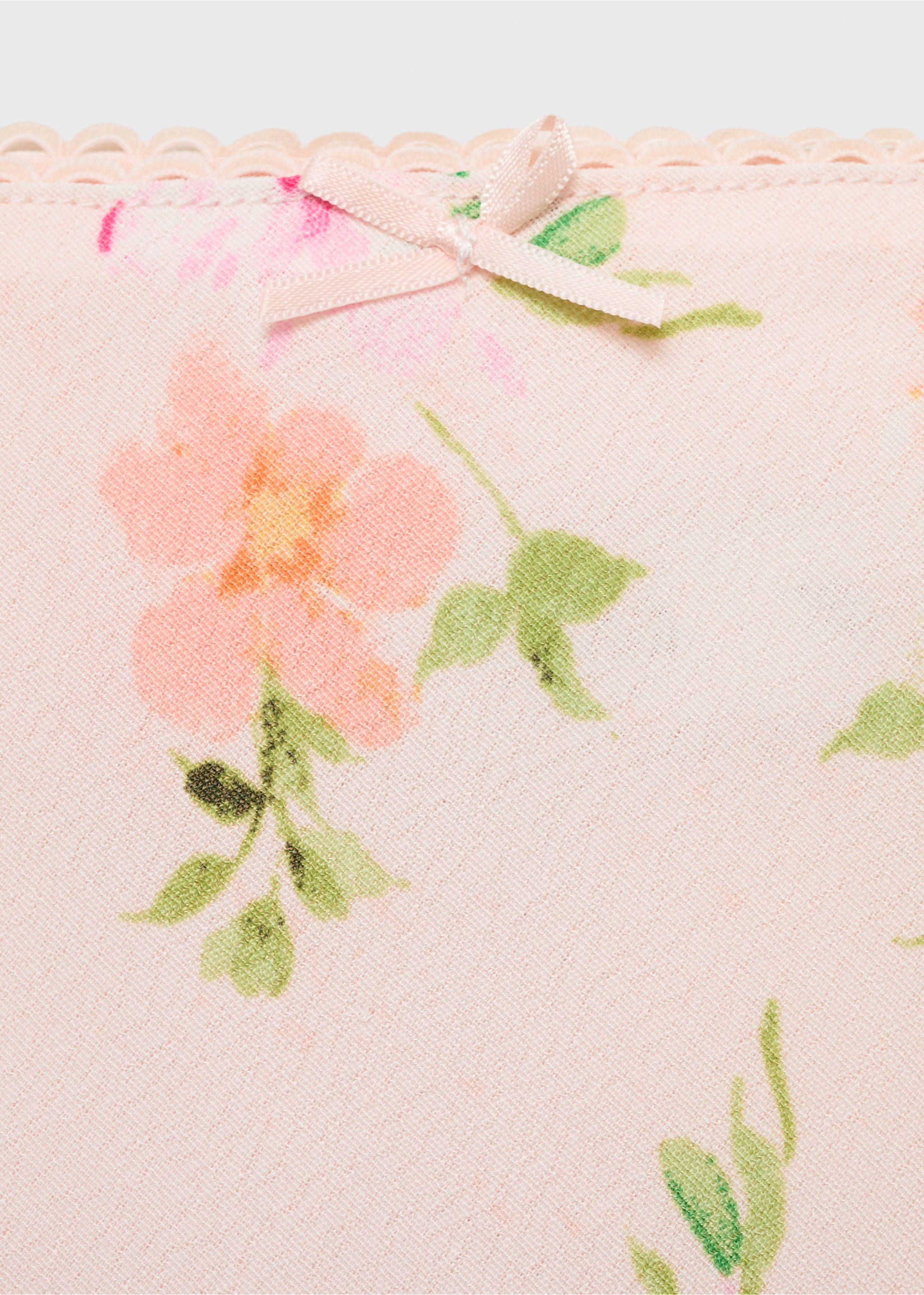 Floral skirt with lace detail - Details of the article 8, Pastel Pink. Ref: 17041157-00.