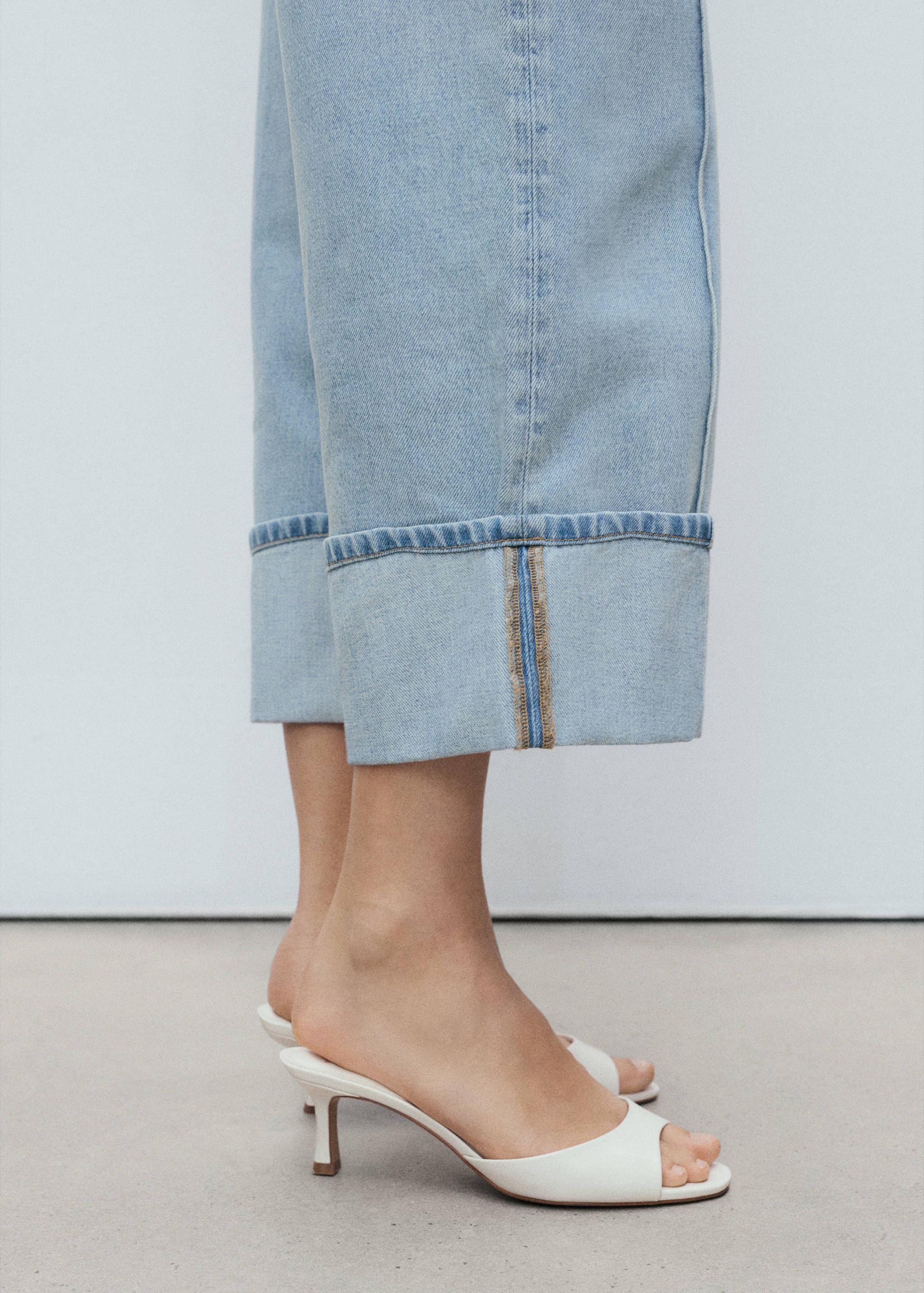 Wide leg cropped jeans with rolled-up hem - Details of the article 6