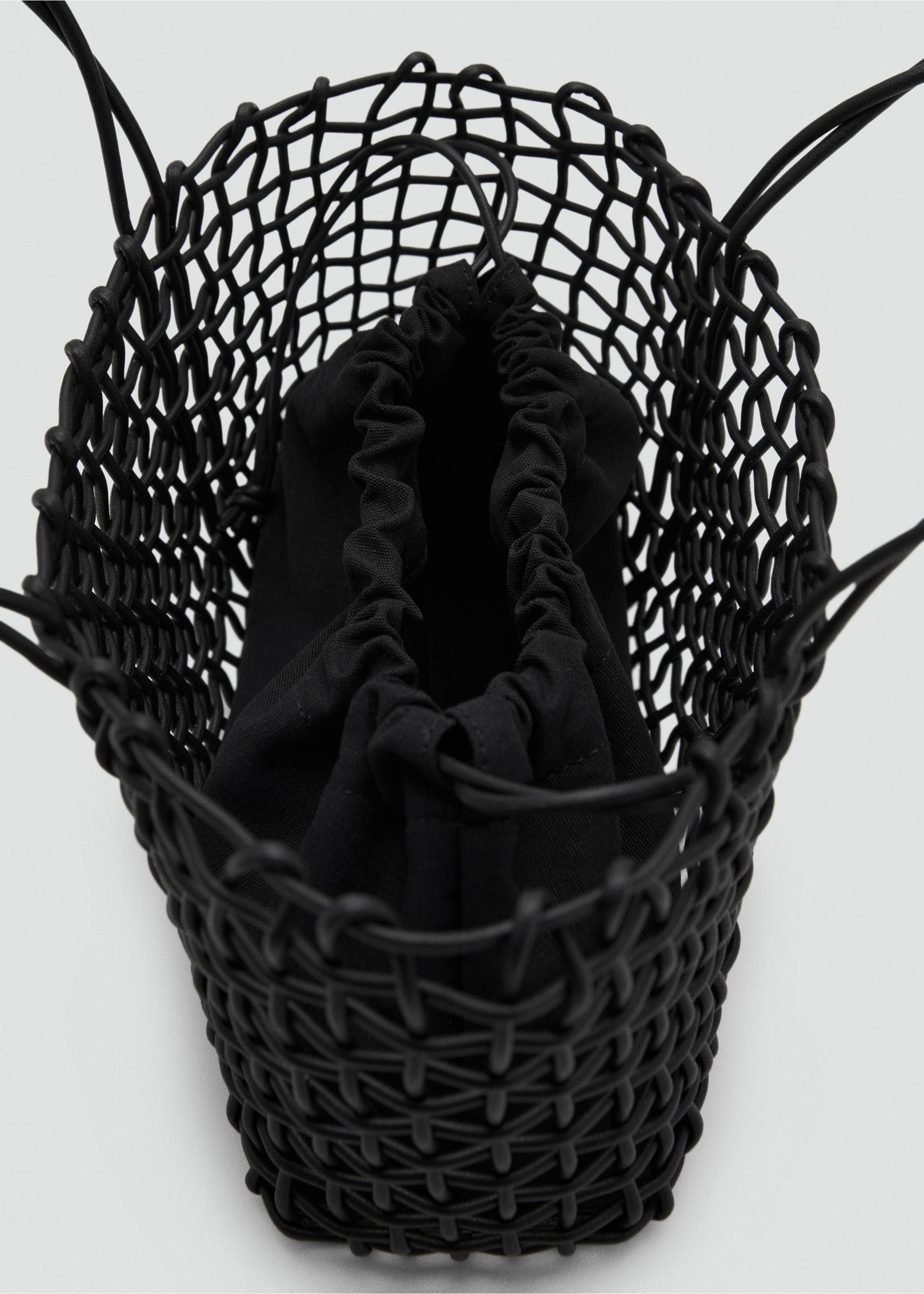 Medium braided shoulder bag - Details of the article 1, Black. Ref: 17041179-00.