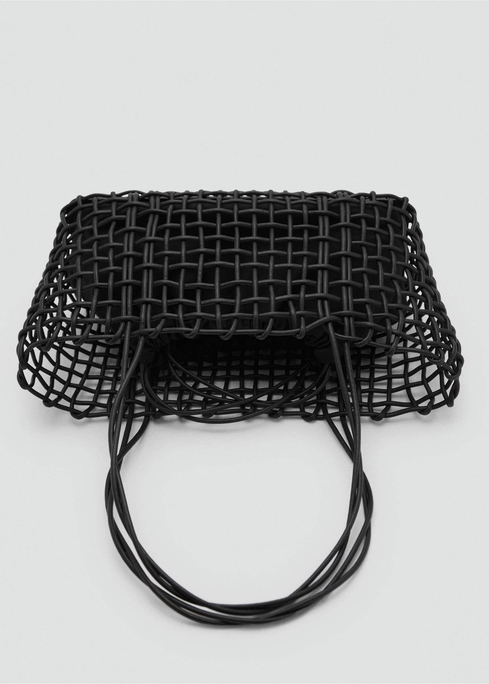 Medium braided shoulder bag - Details of the article 2, Black. Ref: 17041179-00.