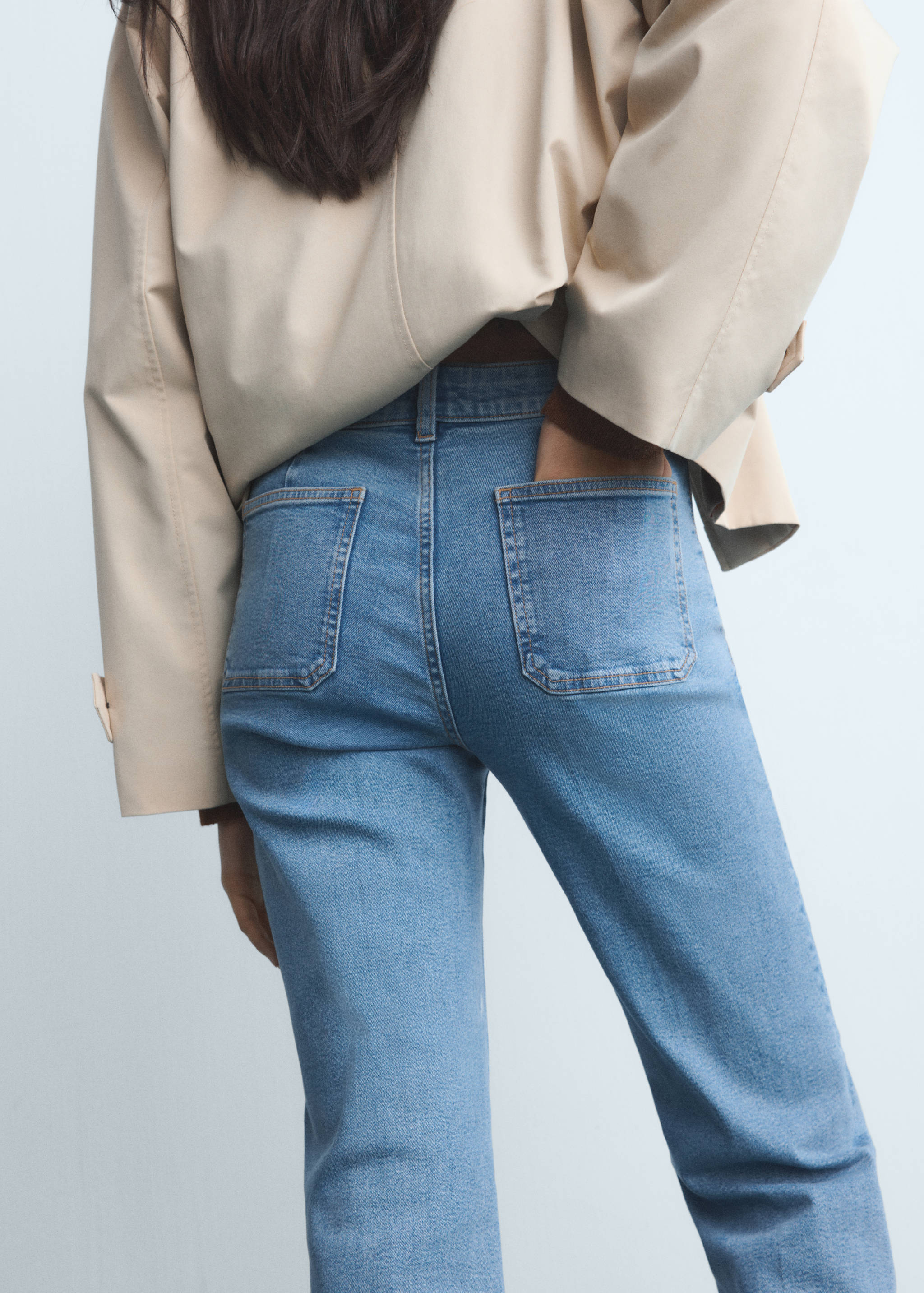 Flared cropped jeans with pockets - Details of the article 3
