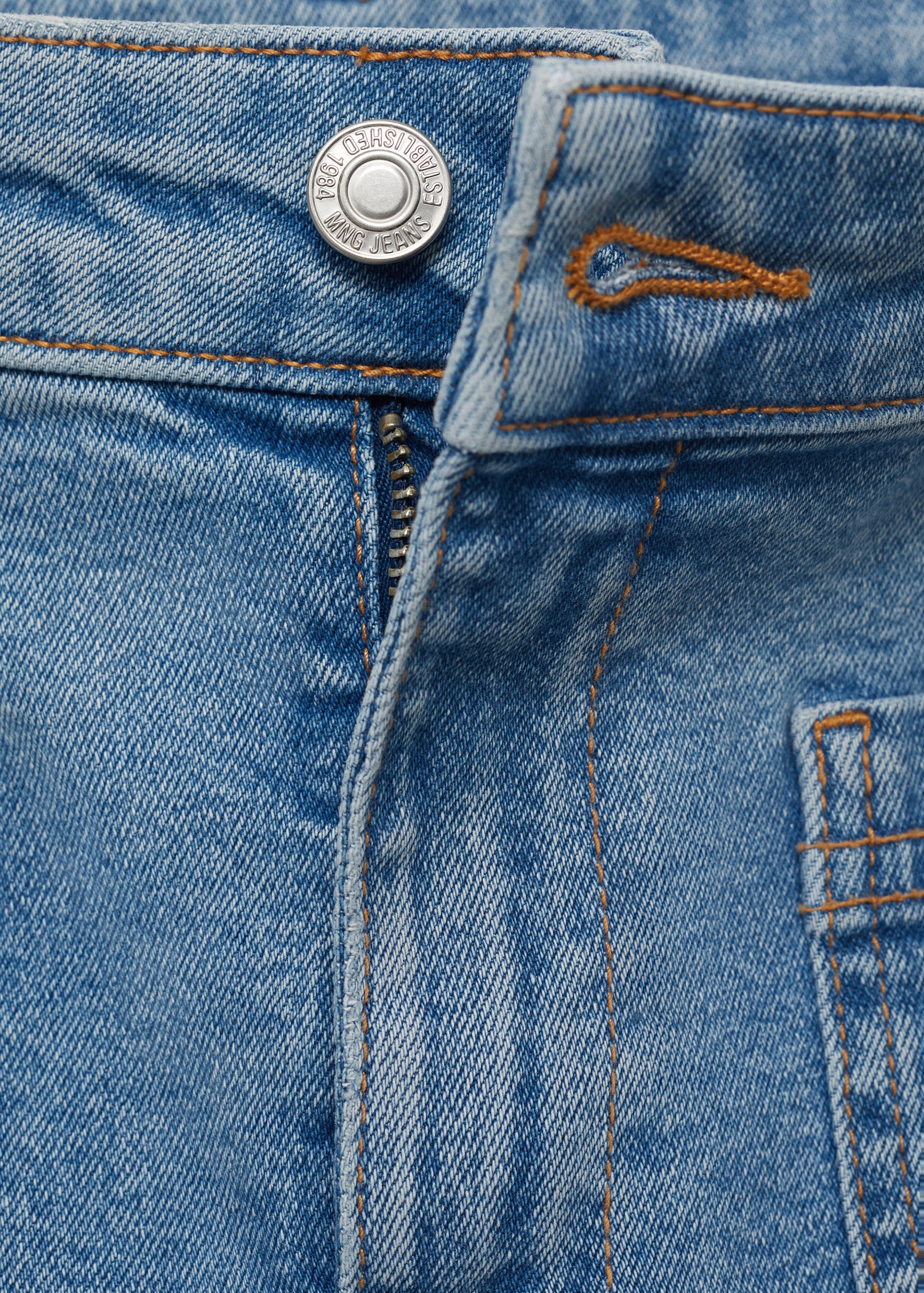Flared cropped jeans with pockets - Details of the article 8