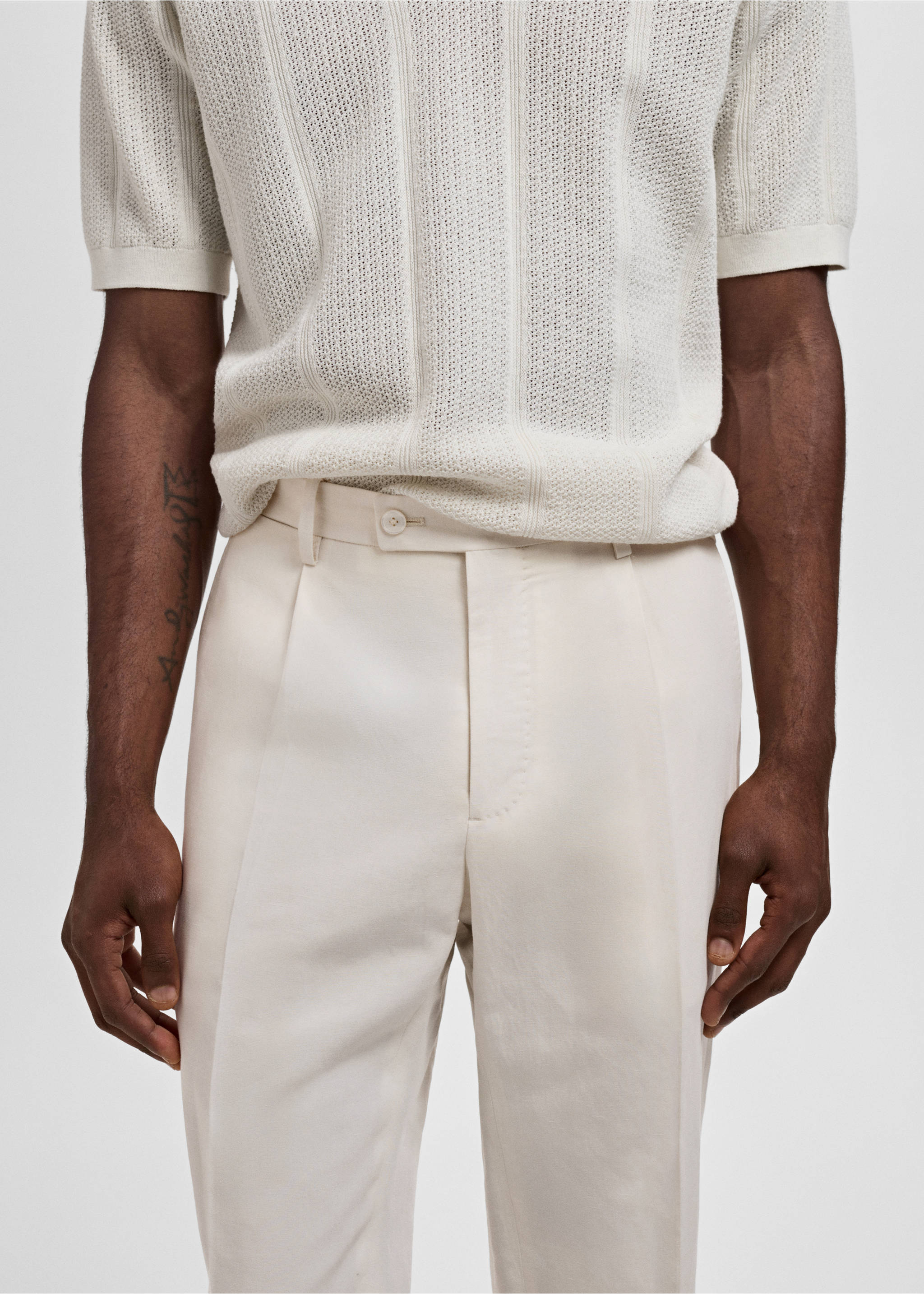 Slim-fit pleated linen trousers - Details of the article 1, Ecru. Ref: 17041186-00.