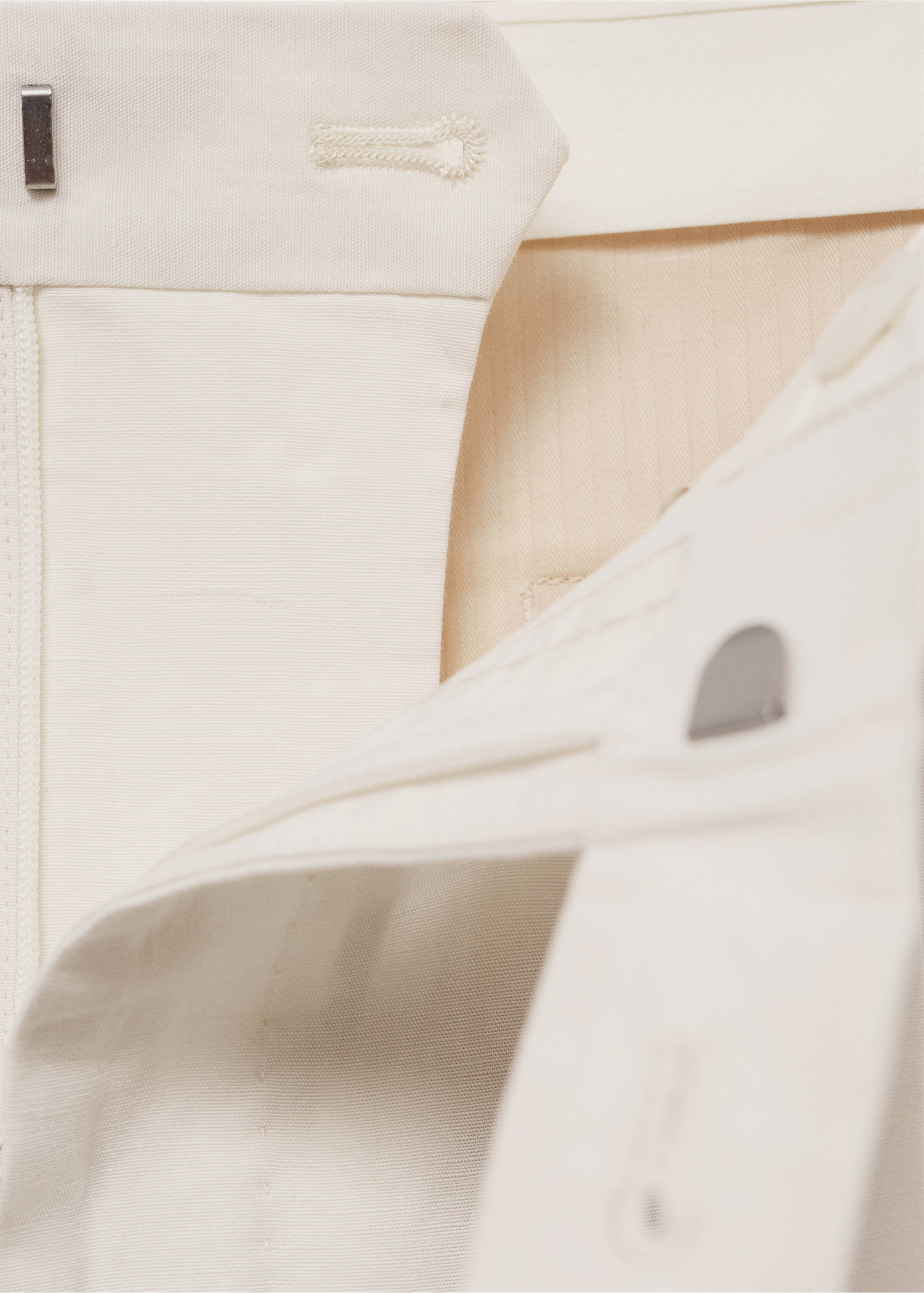 Slim-fit pleated linen trousers - Details of the article 0, Ecru. Ref: 17041186-00.