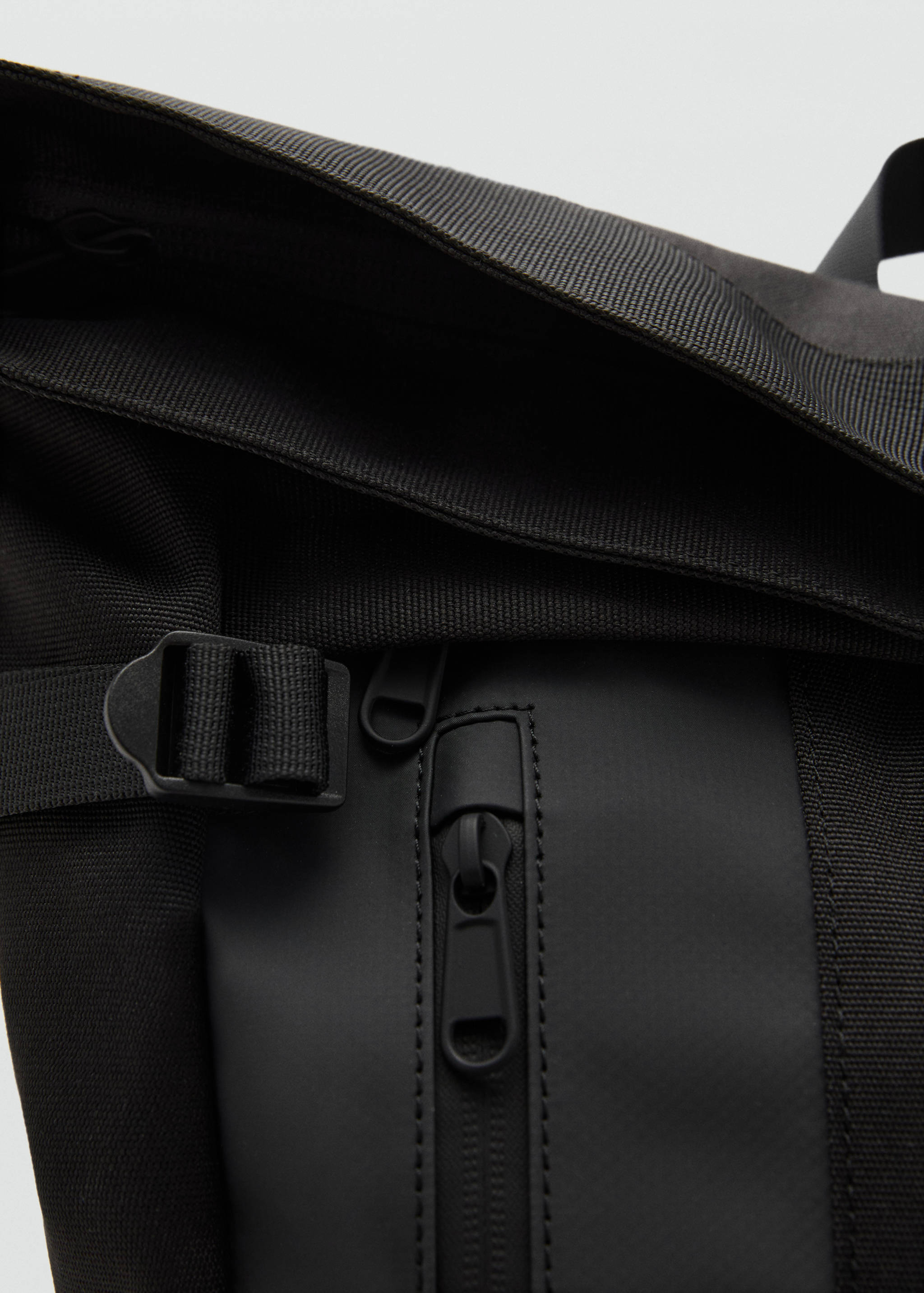 Backpack with flap pocket - Details of the article 2