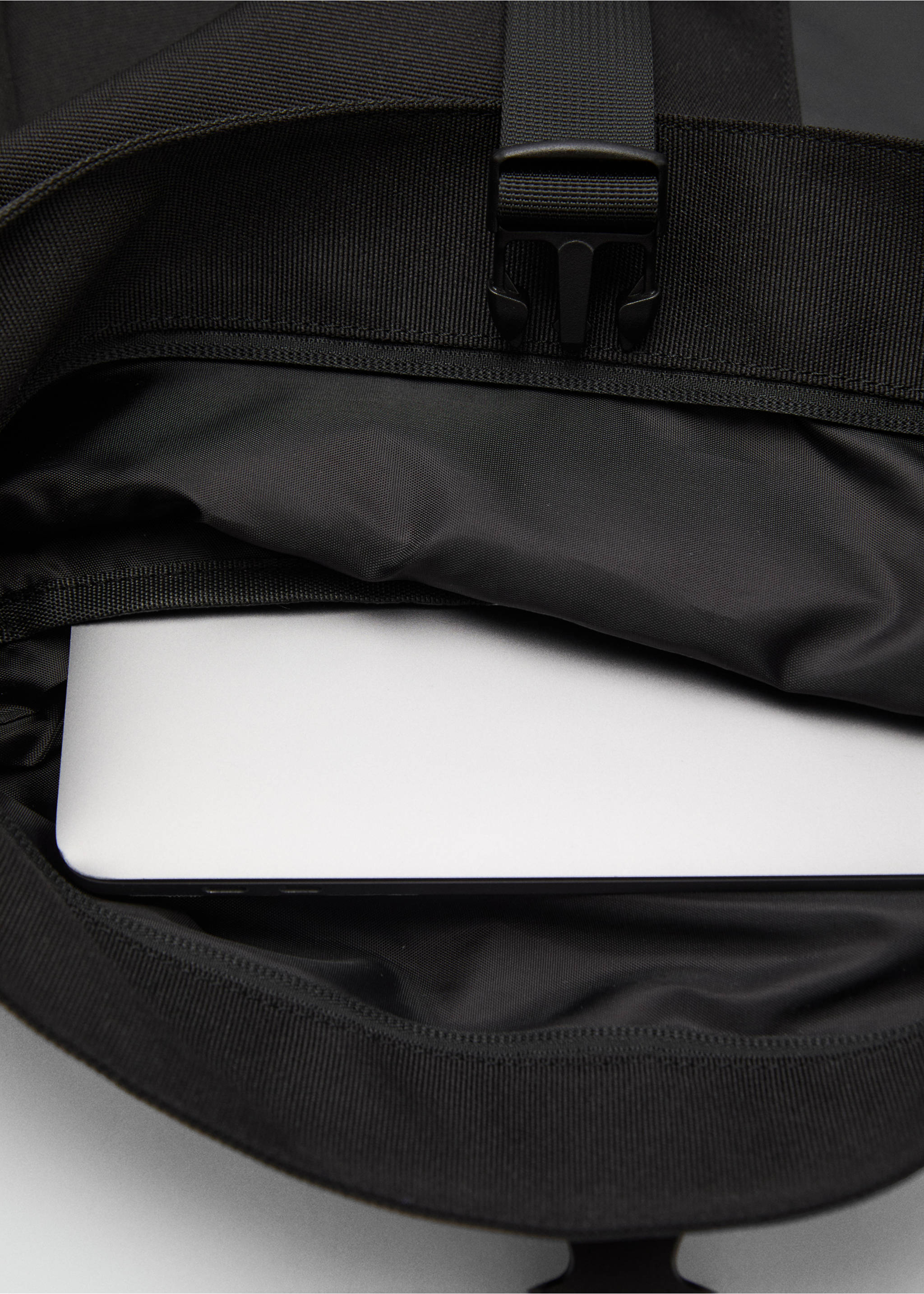 Backpack with flap pocket - Details of the article 3, Black. Ref: 17041202-00.