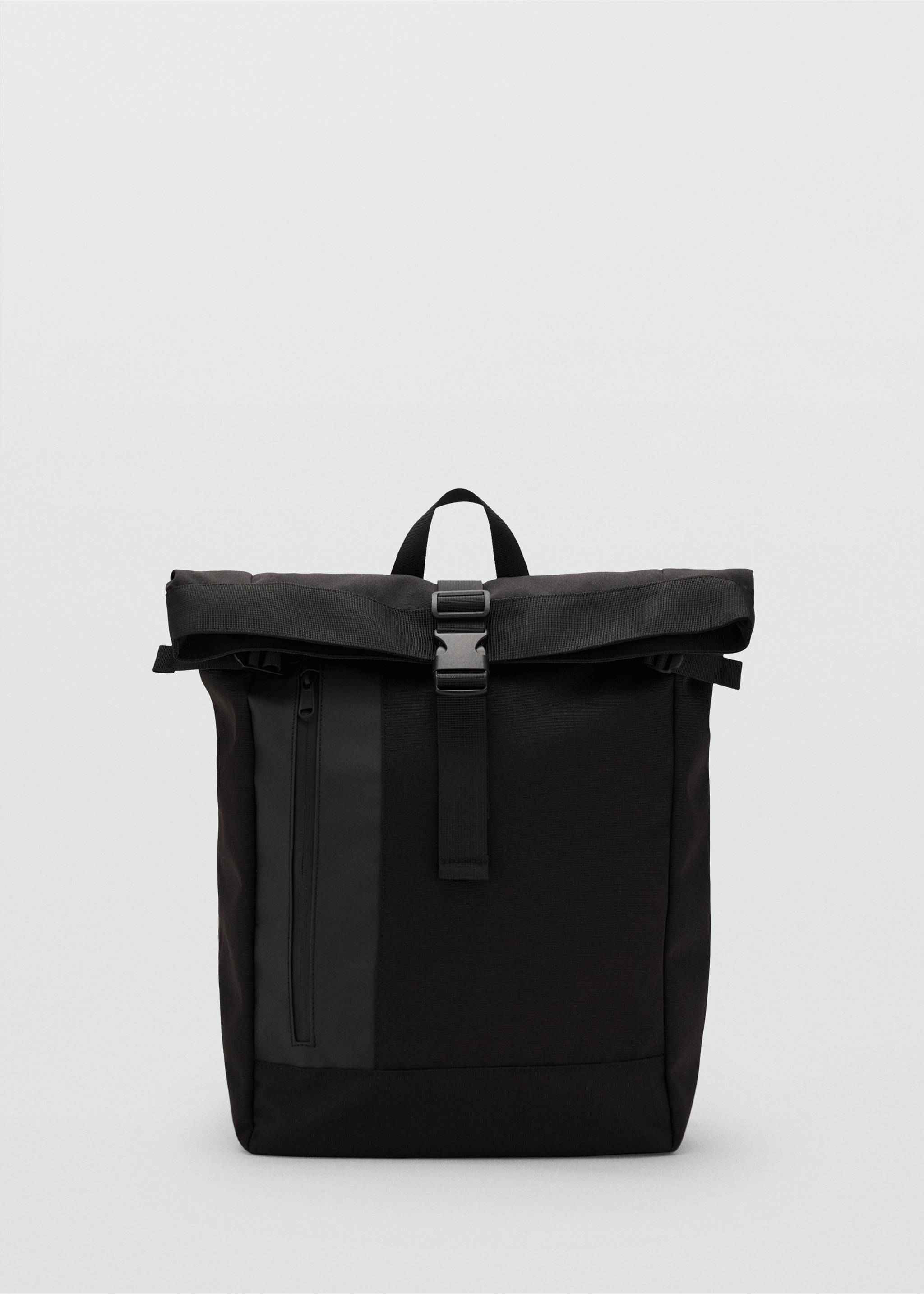 Mochila com bolso de aba - Artigo sem modelo, Preto. Ref: 17041202-00.