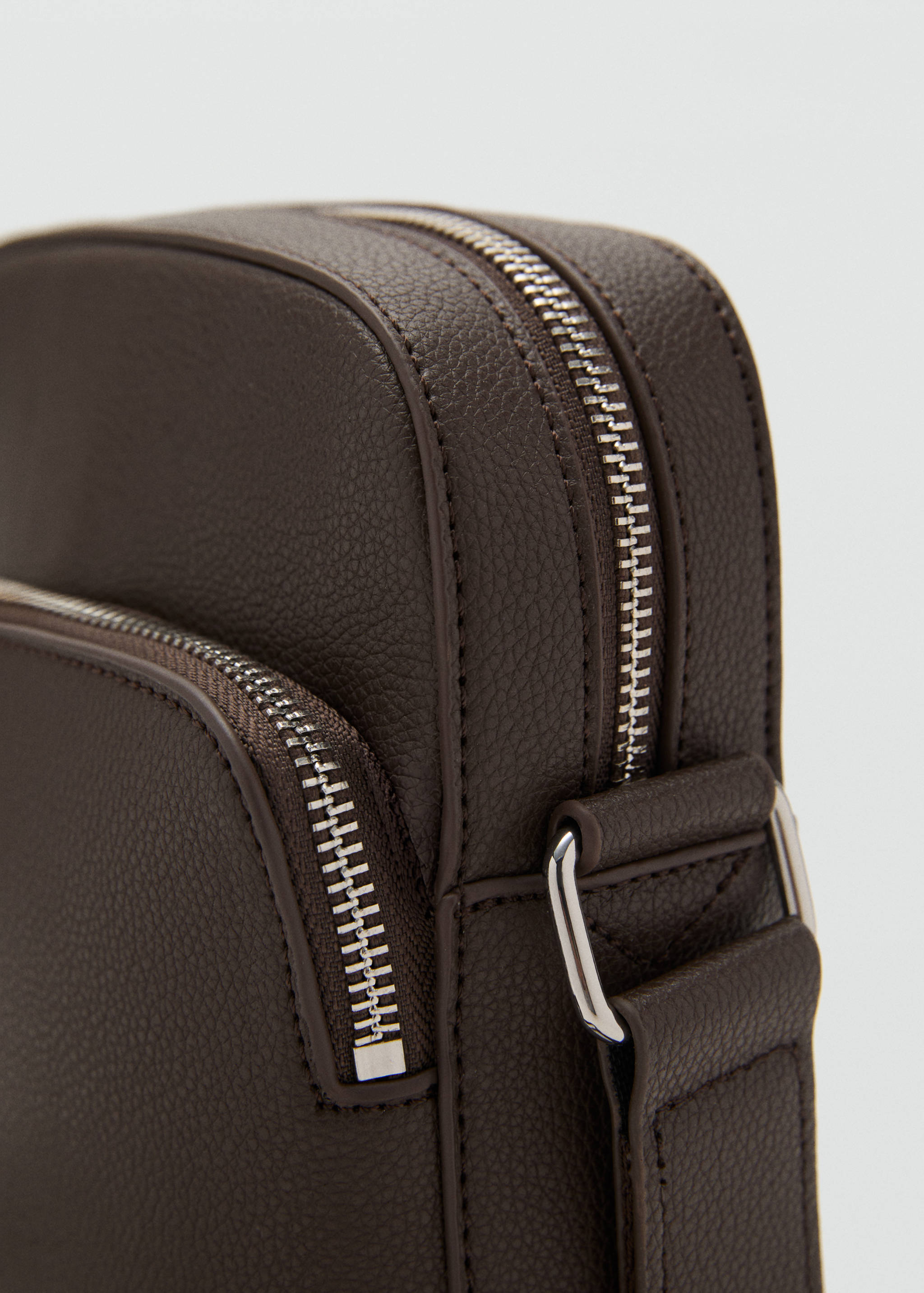 Patent faux-leather shoulder bag - Details of the article 1