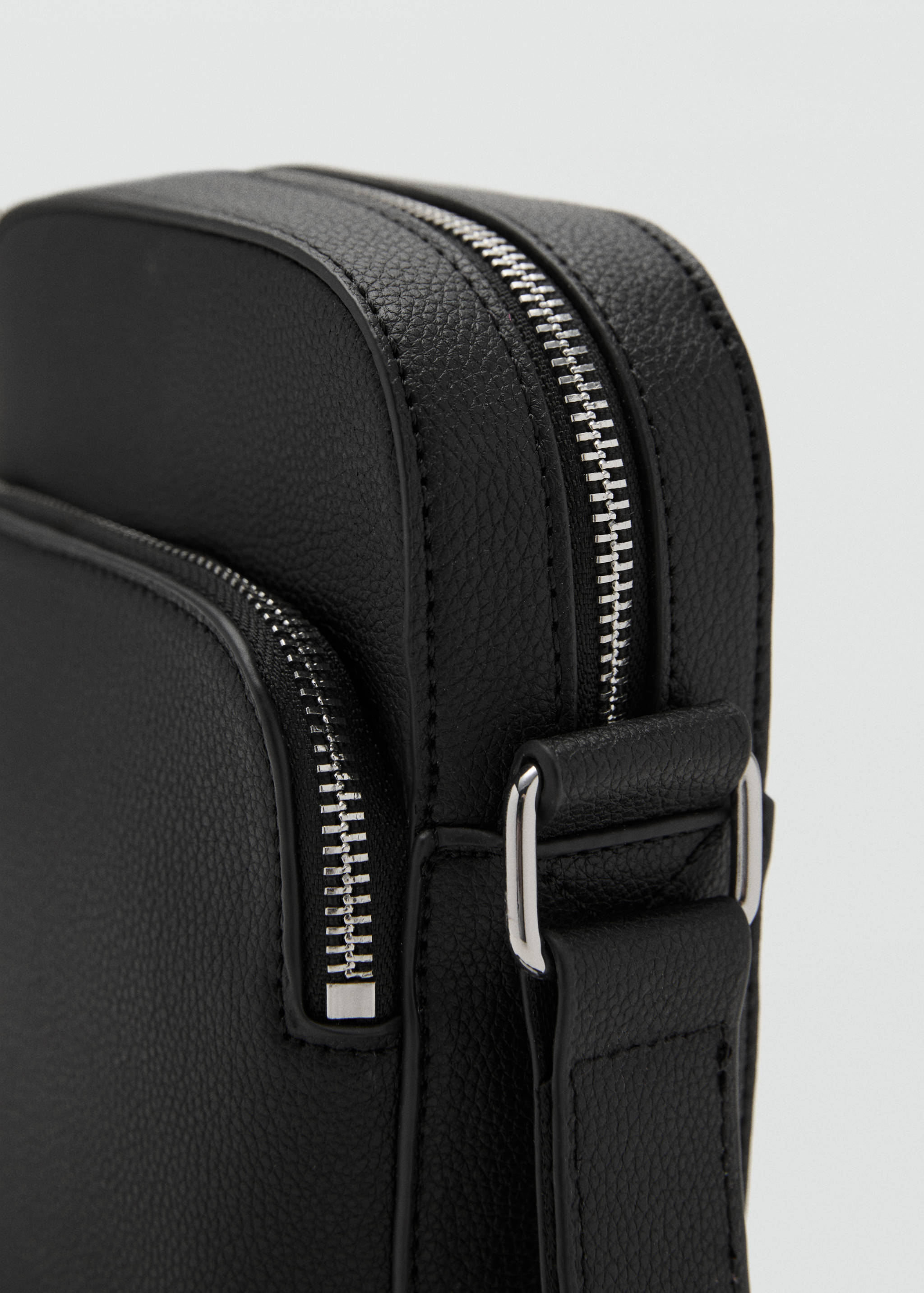 Patent faux-leather shoulder bag - Details of the article 1