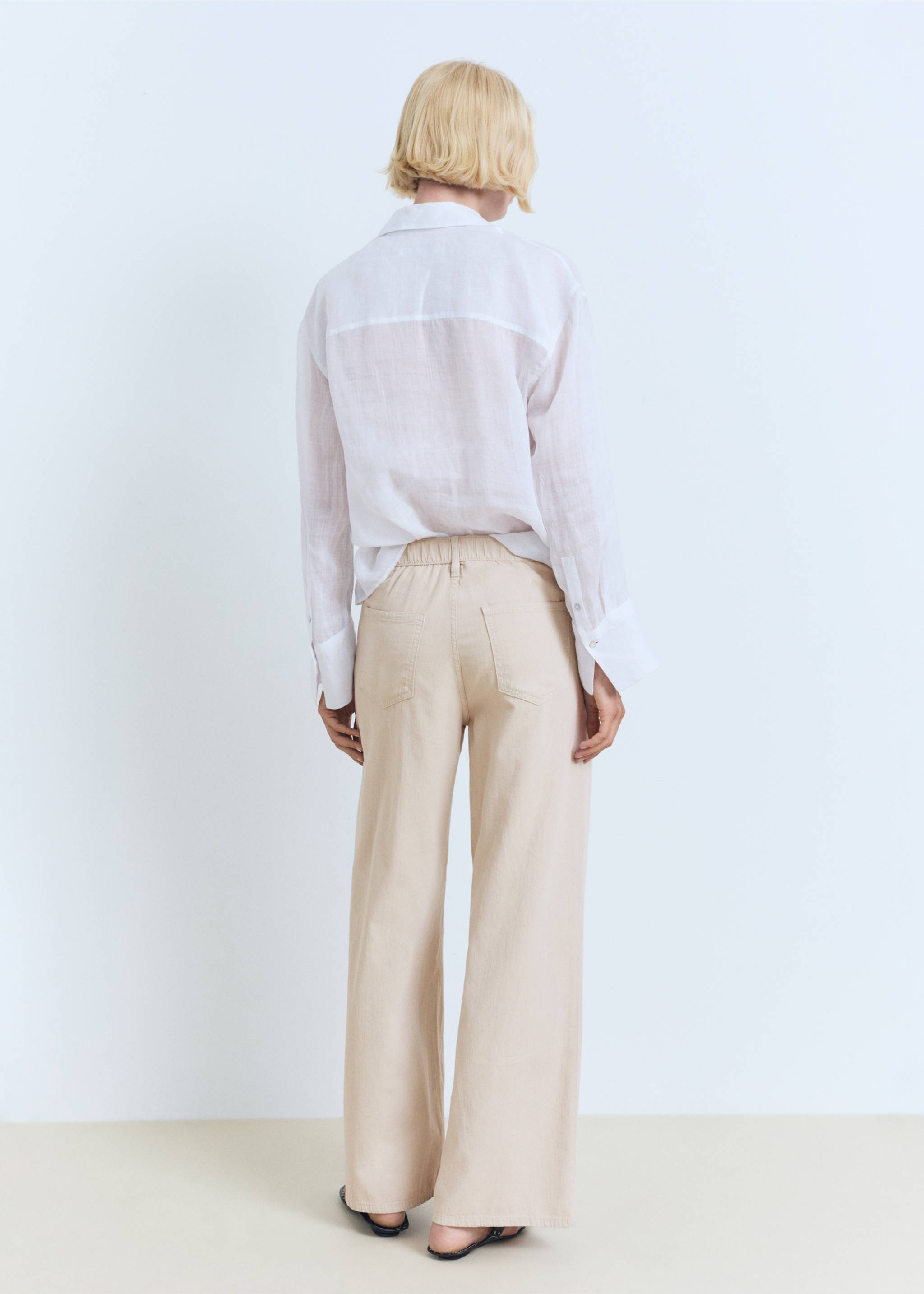 Straight-fit mid-rise denim trousers - Reverse of the article, Sand. Ref: 17041207-00.