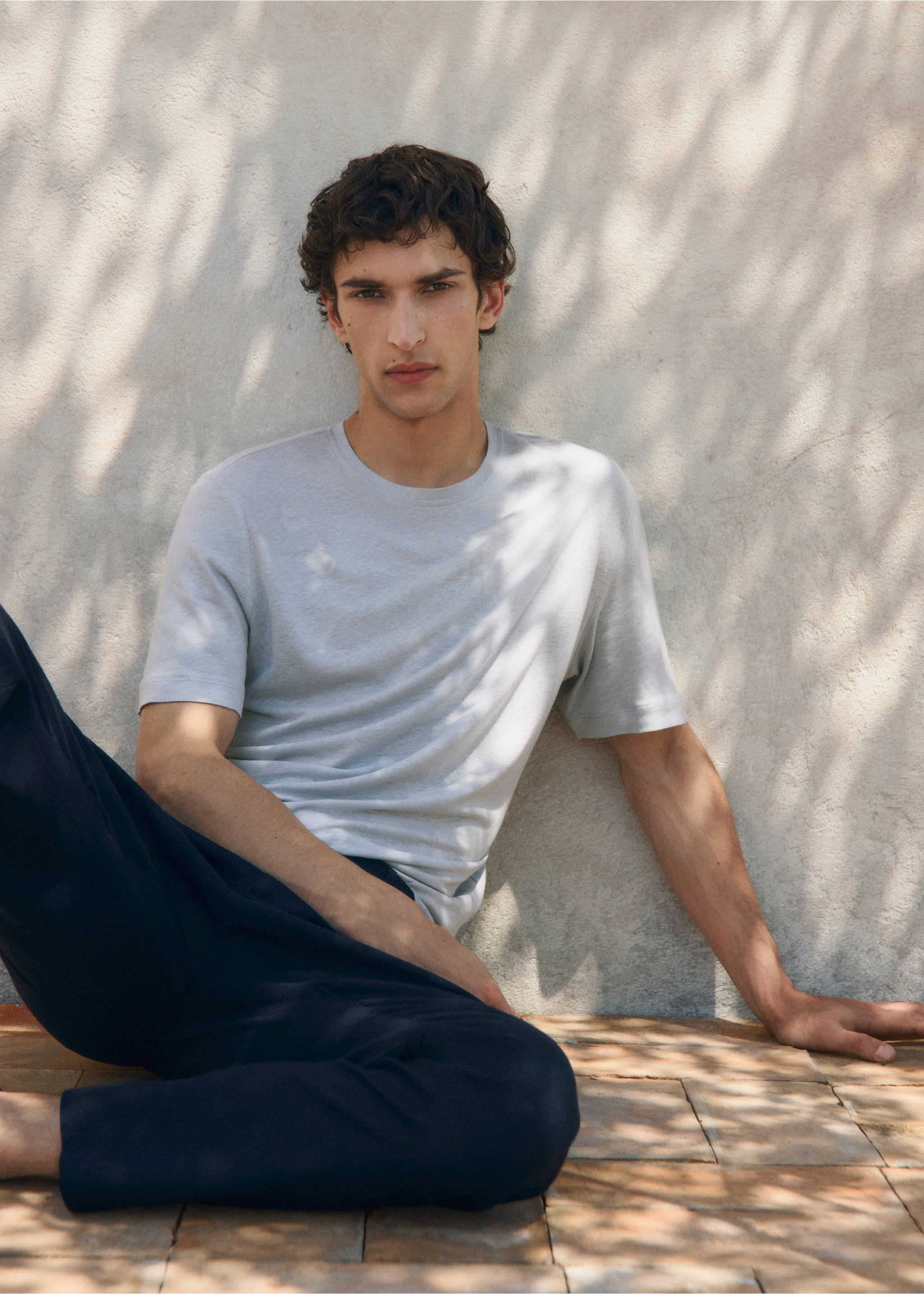 Linen slim-fit t-shirt - Details of the article 3, Aqua Green. Ref: 17041211-00.